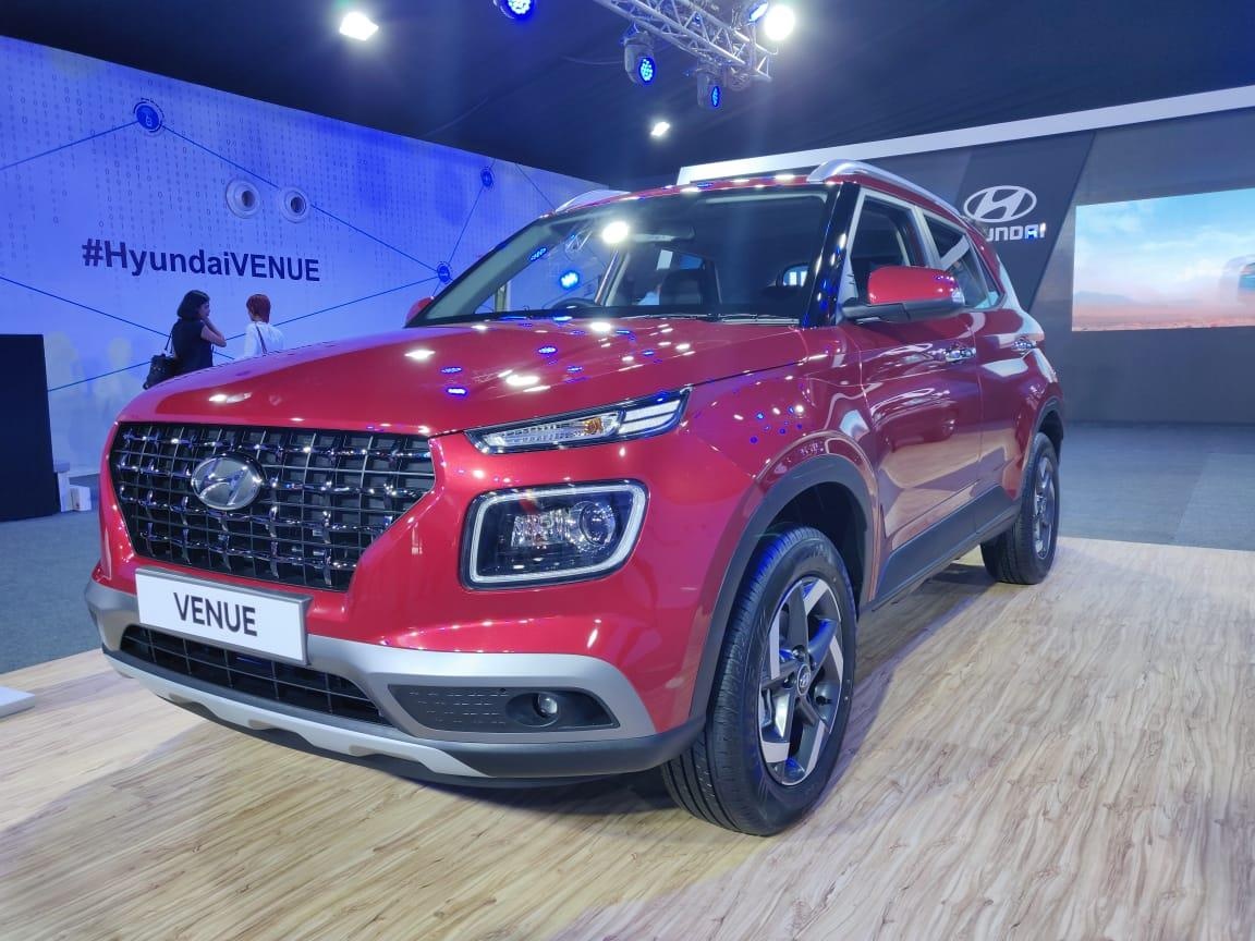 SUV sieu nho Hyundai Venue trinh lang tai An Do, nhan 15.000 don hang hinh anh