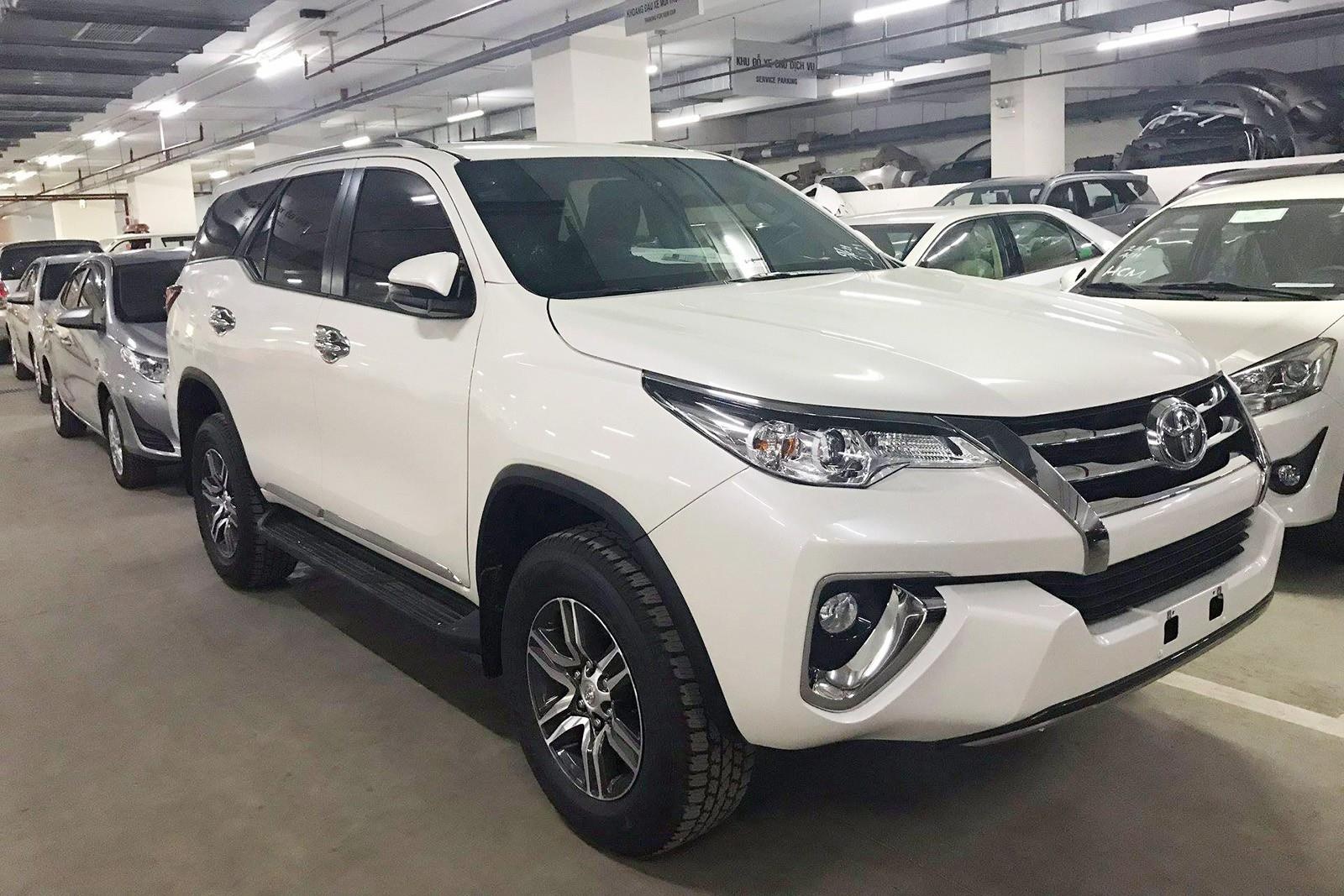 Toyota Fortuner nhap khau khan hang, ban lap rap sap xuat tran hinh anh