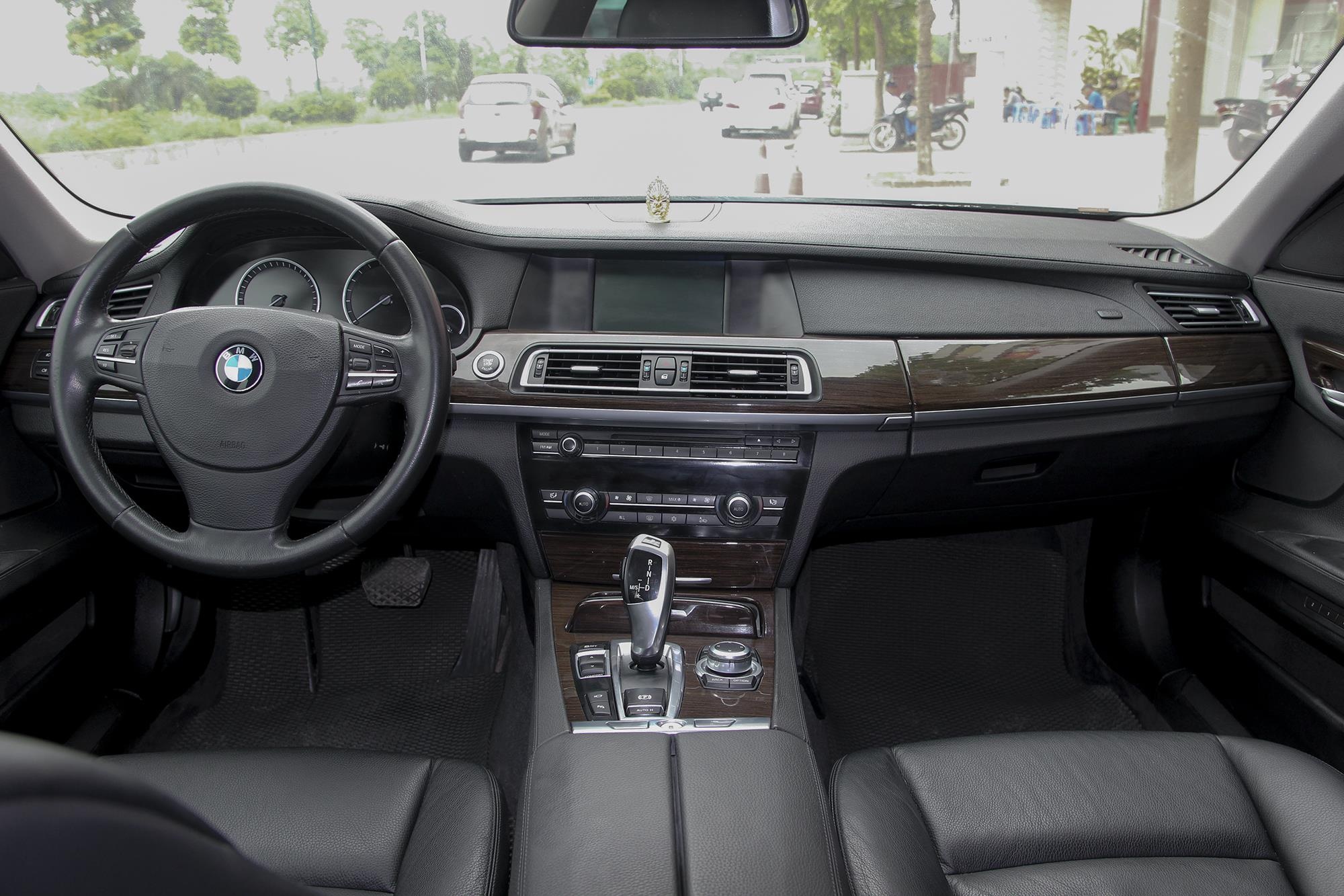 BMW 730Li xe cu gia re anh 6