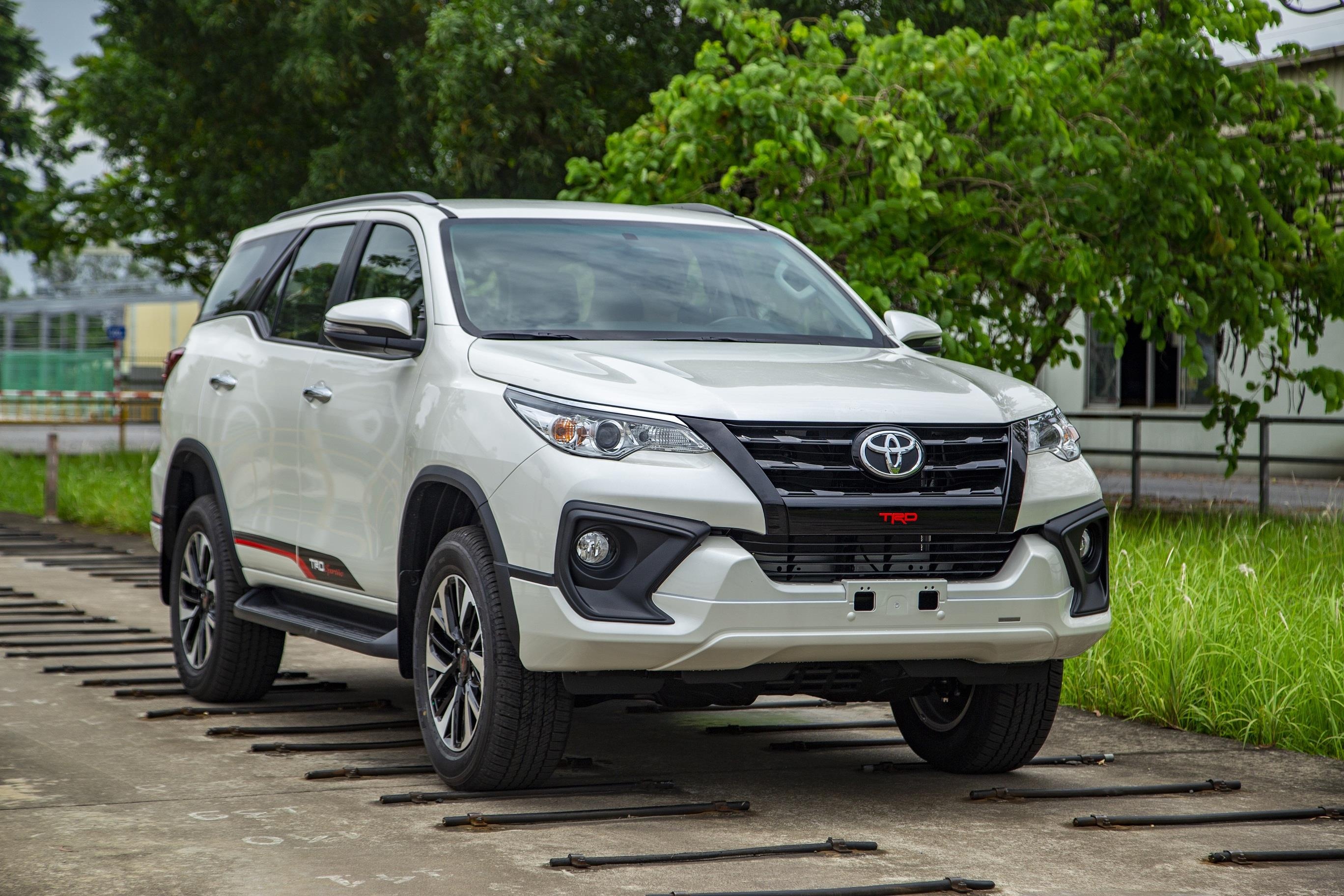 Toyota Fortuner, Ford Everest, Mazda CX-5 dong loat giam gia hinh anh