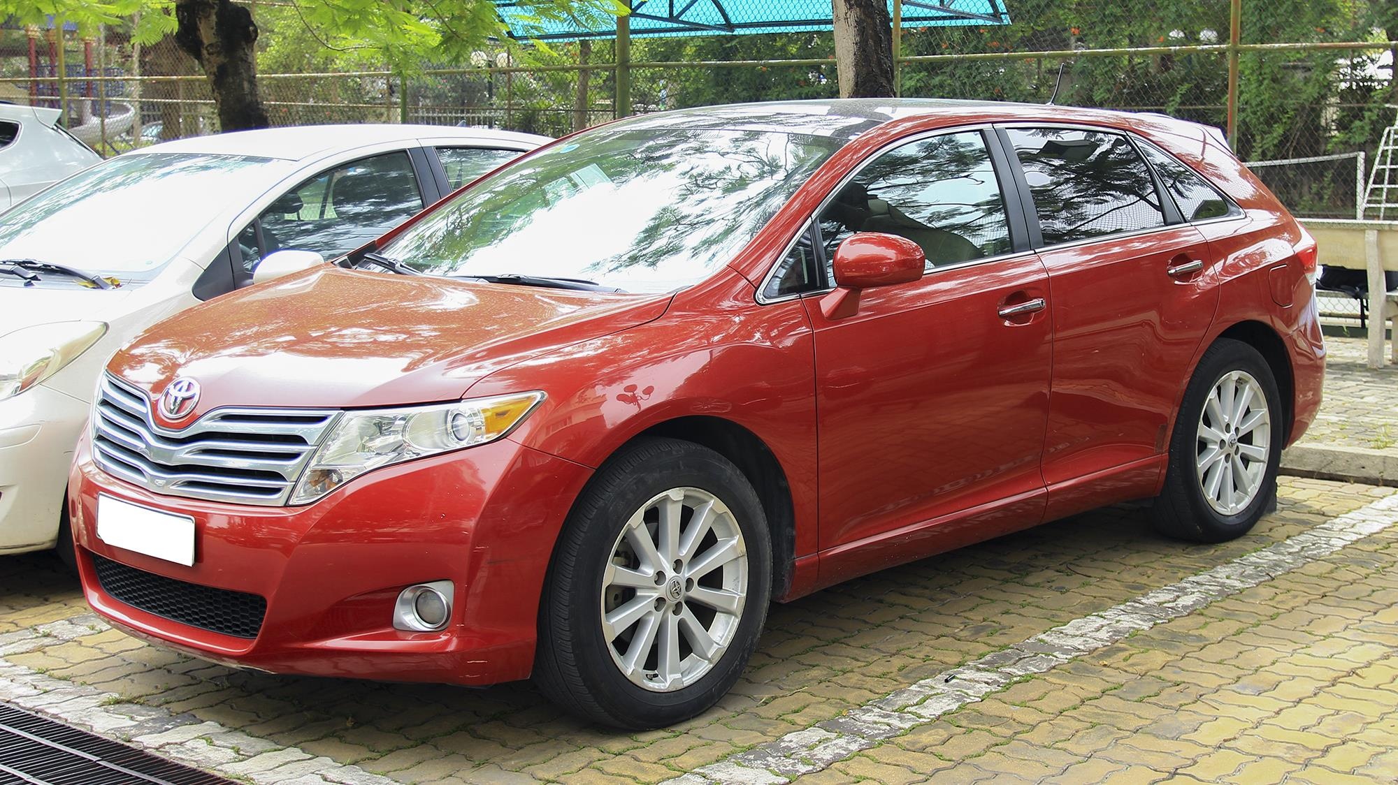 Toyota Venza 10 nam tuoi gia gan 800 trieu dong hinh anh