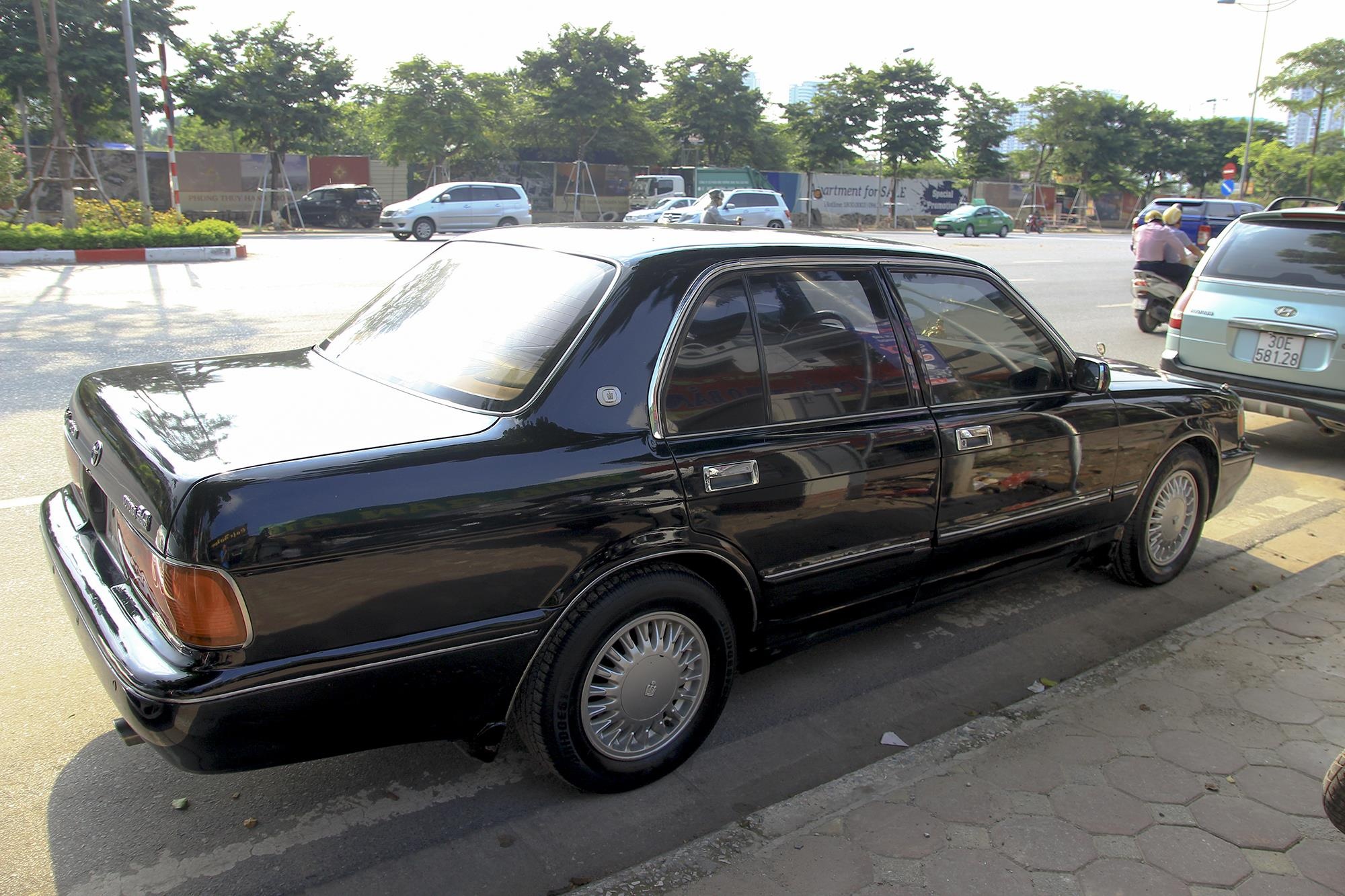 Toyota,  Crown,  xe cu,  thi truong anh 3