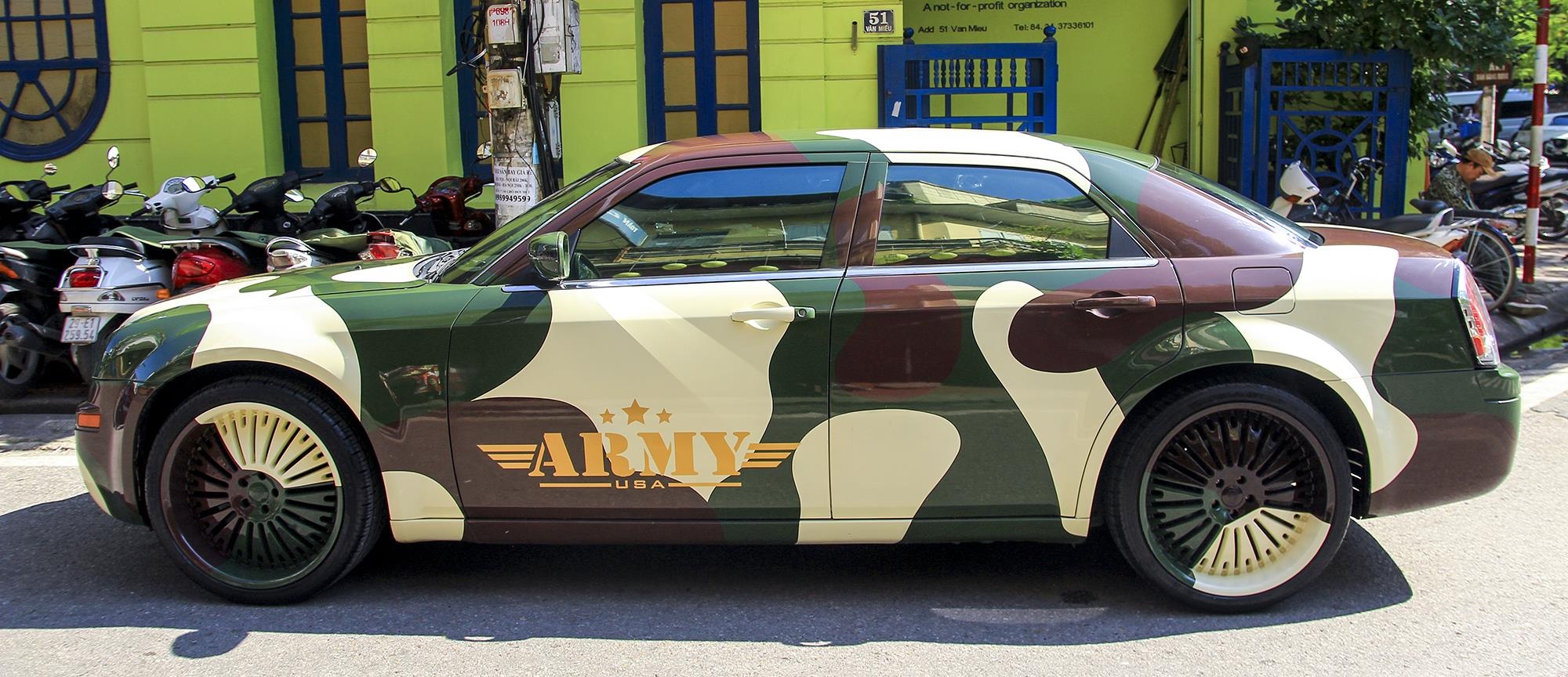 Chrysler 300C,  xe cu,  thi truong,  dong co xang 2.7 lit anh 4