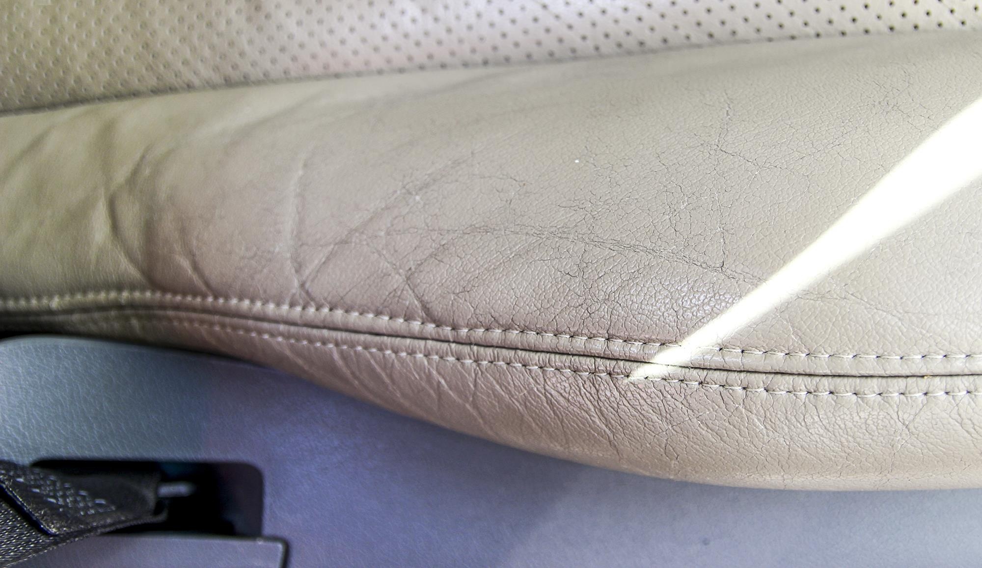 Chrysler 300C,  xe cu,  thi truong,  dong co xang 2.7 lit anh 10