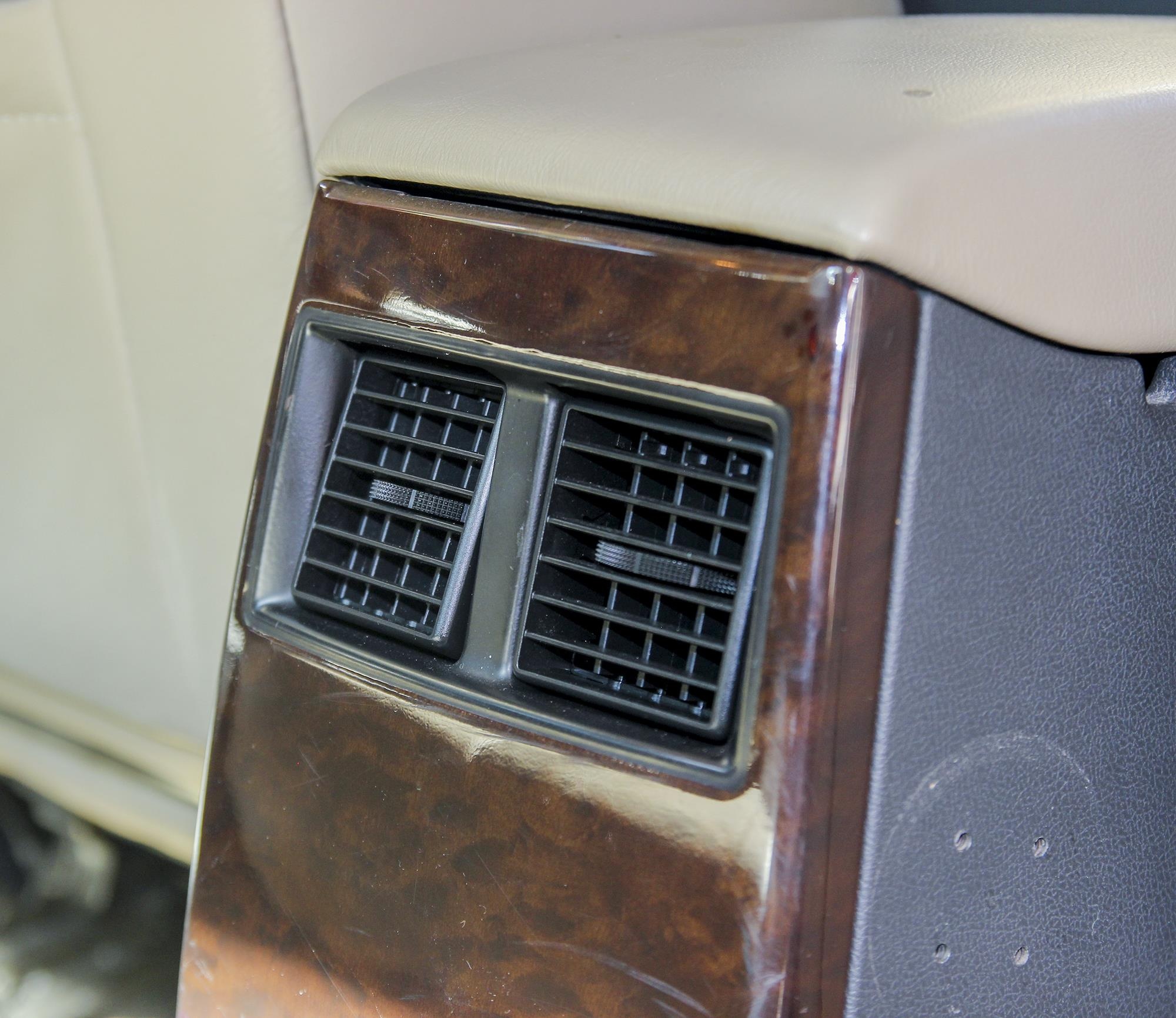 Chrysler 300C,  xe cu,  thi truong,  dong co xang 2.7 lit anh 11