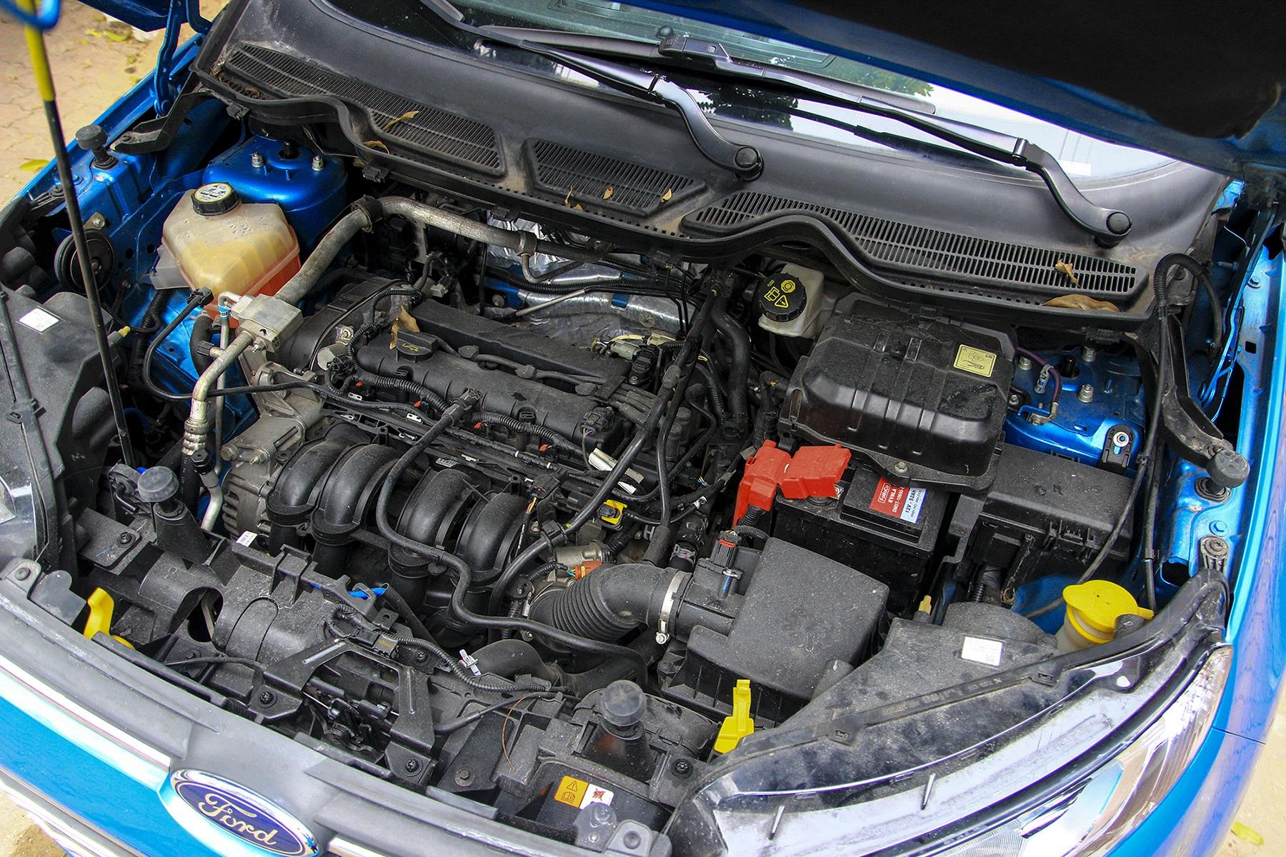 Nhieu xe Ford EcoSport lien tuc bi nong do tac ket nuoc tan nhiet hinh anh