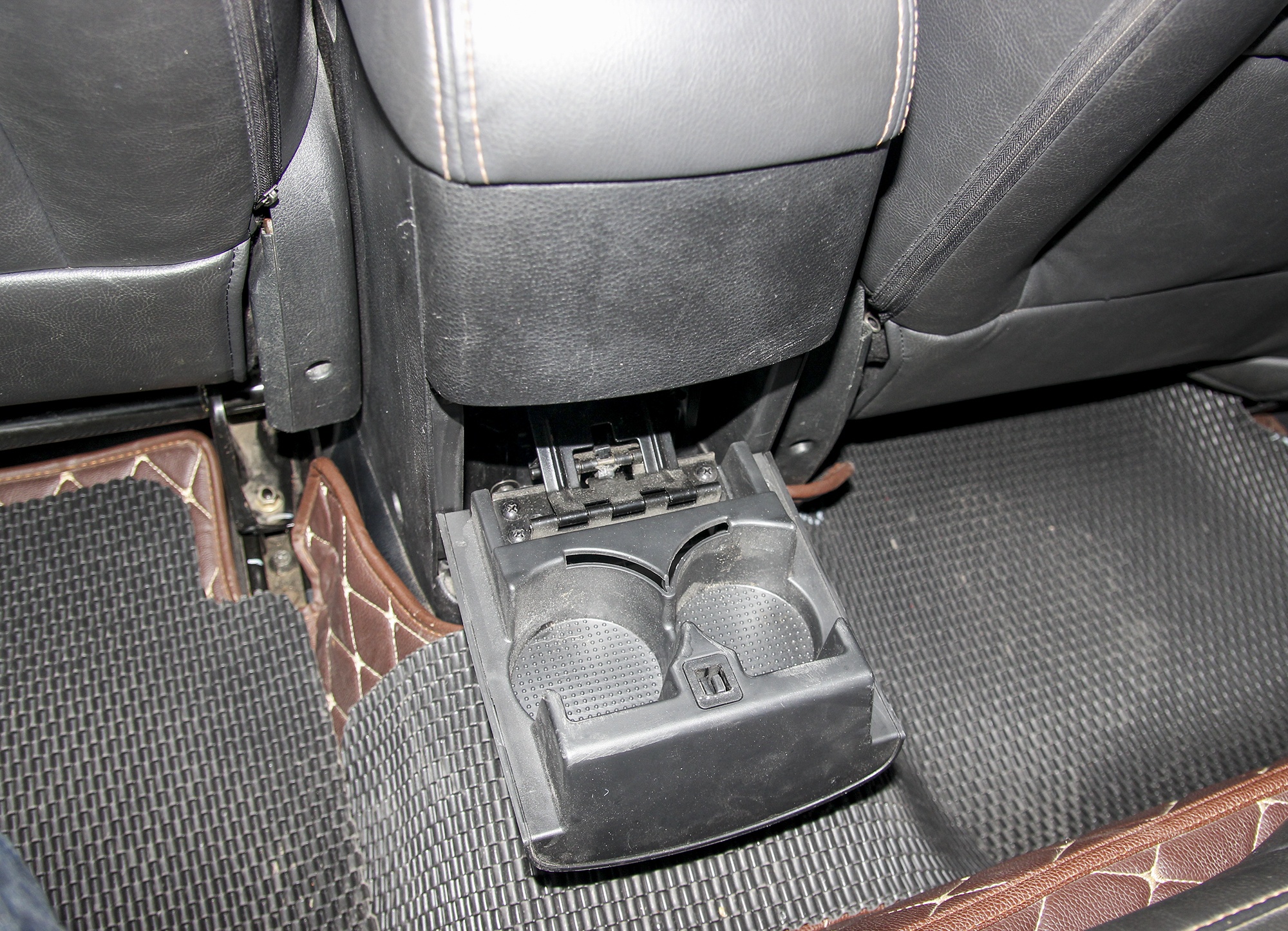 xe Trung Quoc,  Haima,  S5,  xe cu anh 11