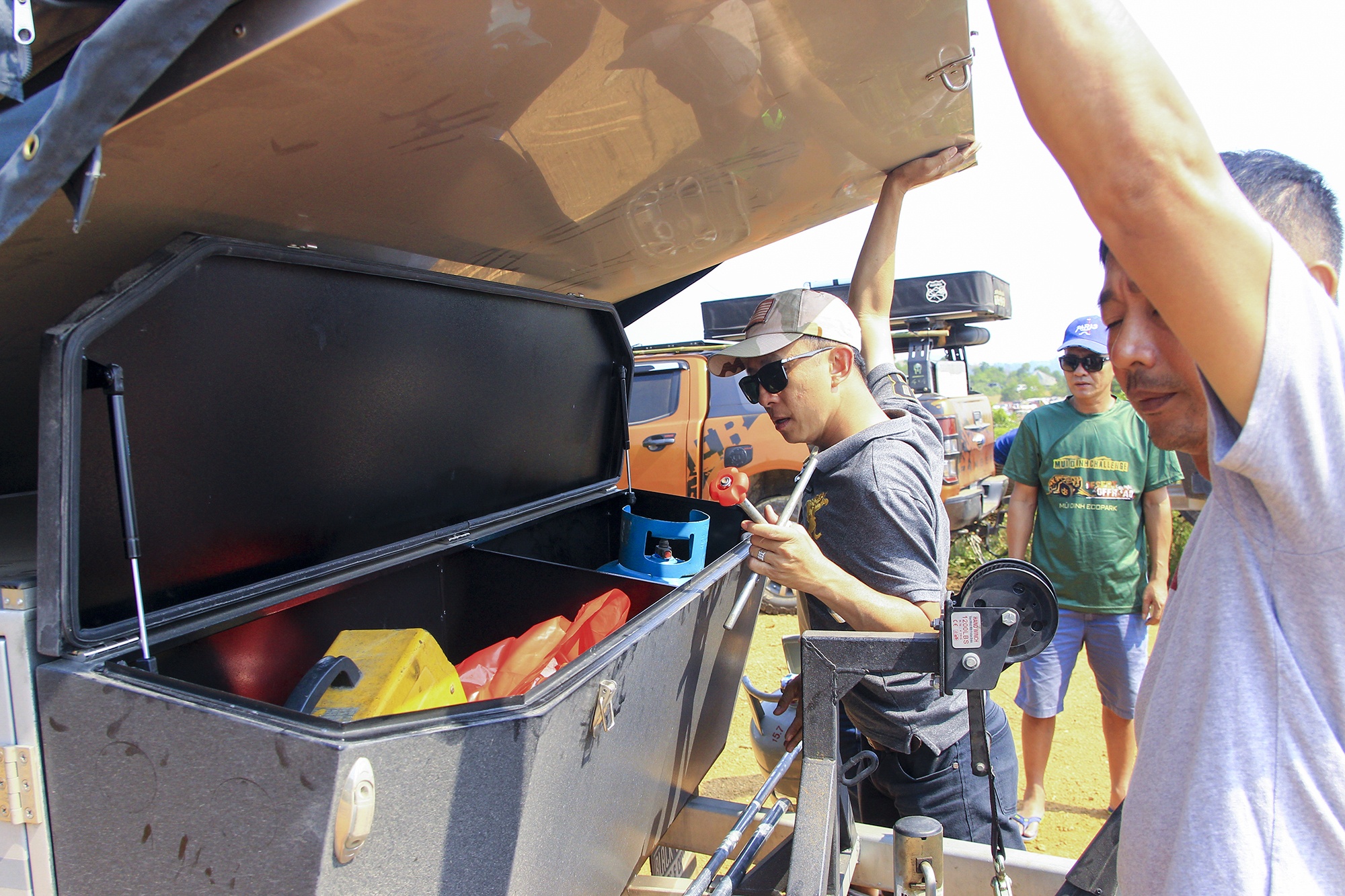 xe ban tai,  ro mooc,  cam trai,  nau nuong anh 5