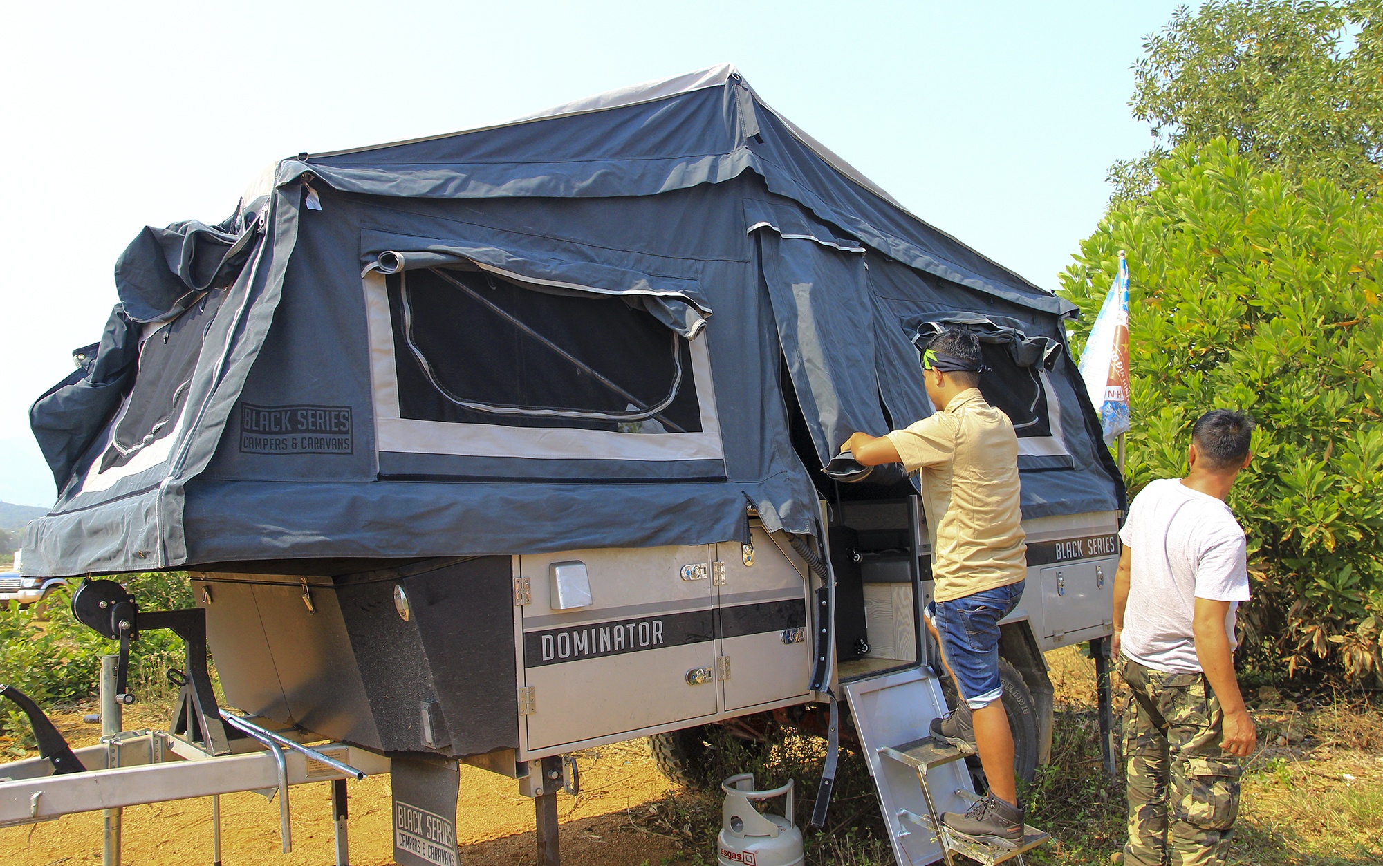 xe ban tai,  ro mooc,  cam trai,  nau nuong anh 8