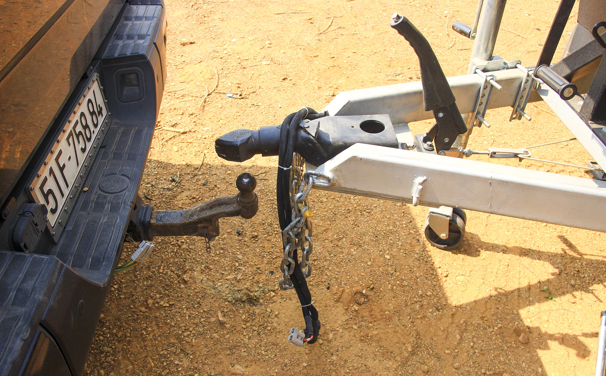 xe ban tai,  ro mooc,  cam trai,  nau nuong anh 2