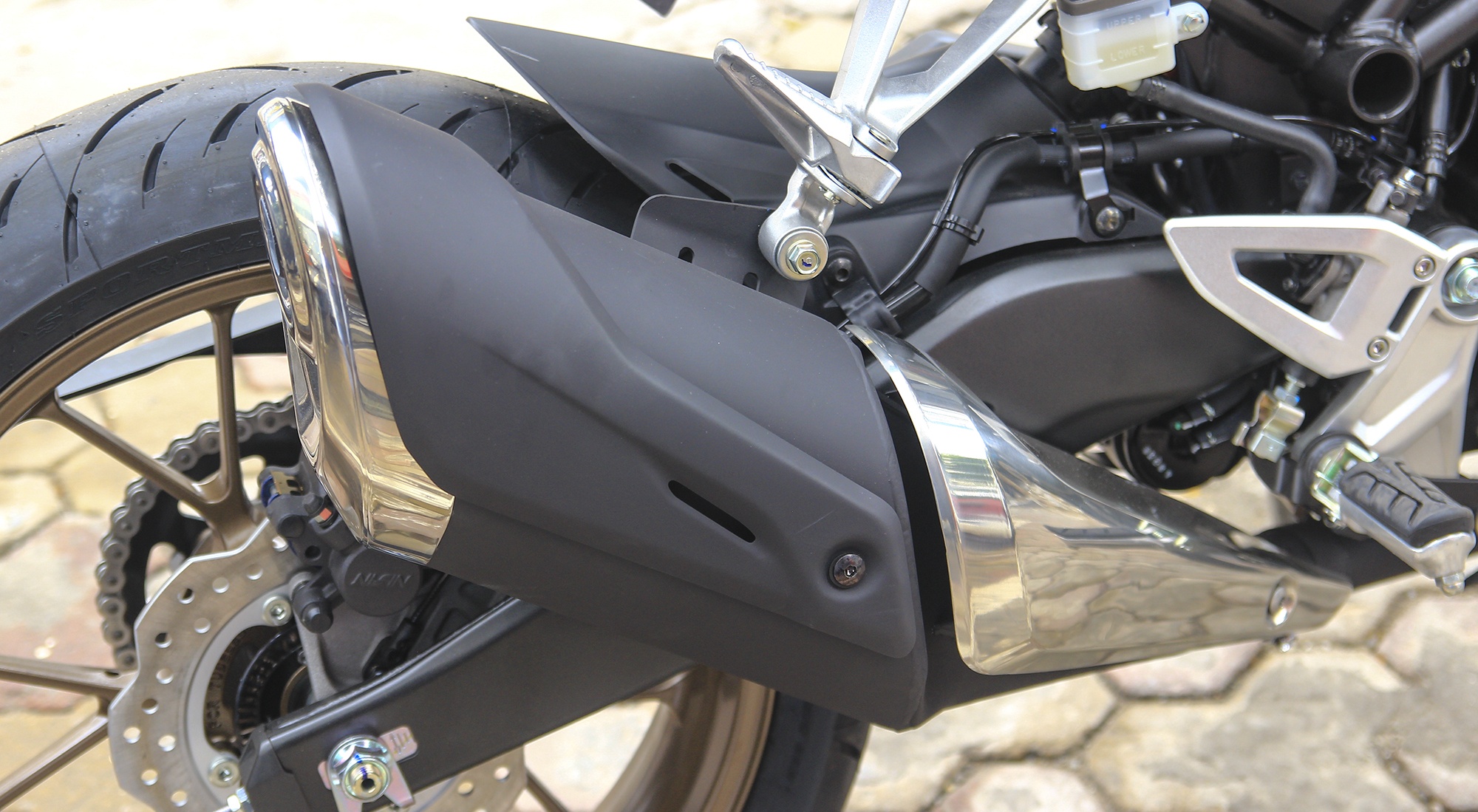 Honda,  CB300R,  dai ly,  xe nake bike anh 3