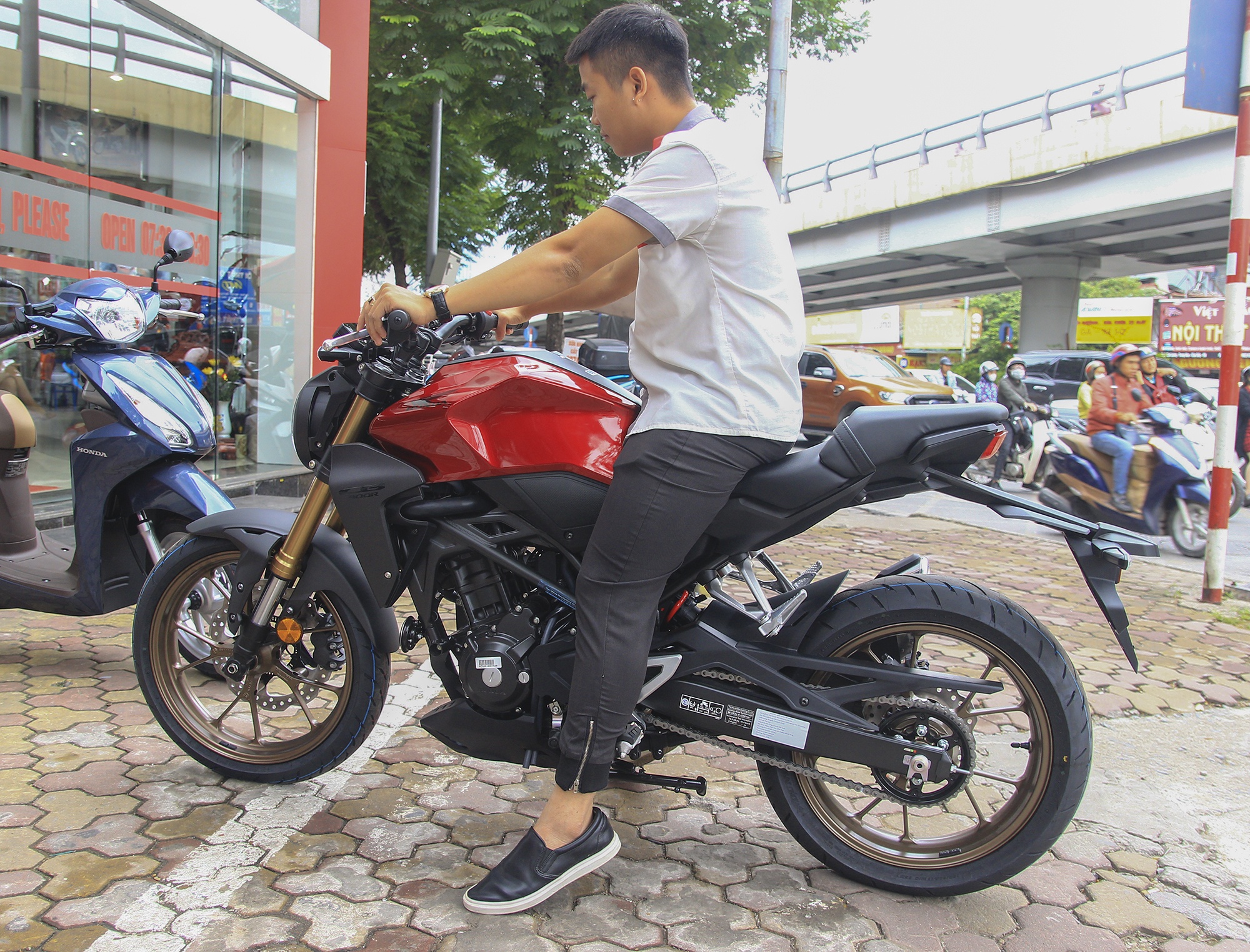 Honda,  CB300R,  dai ly,  xe nake bike anh 12