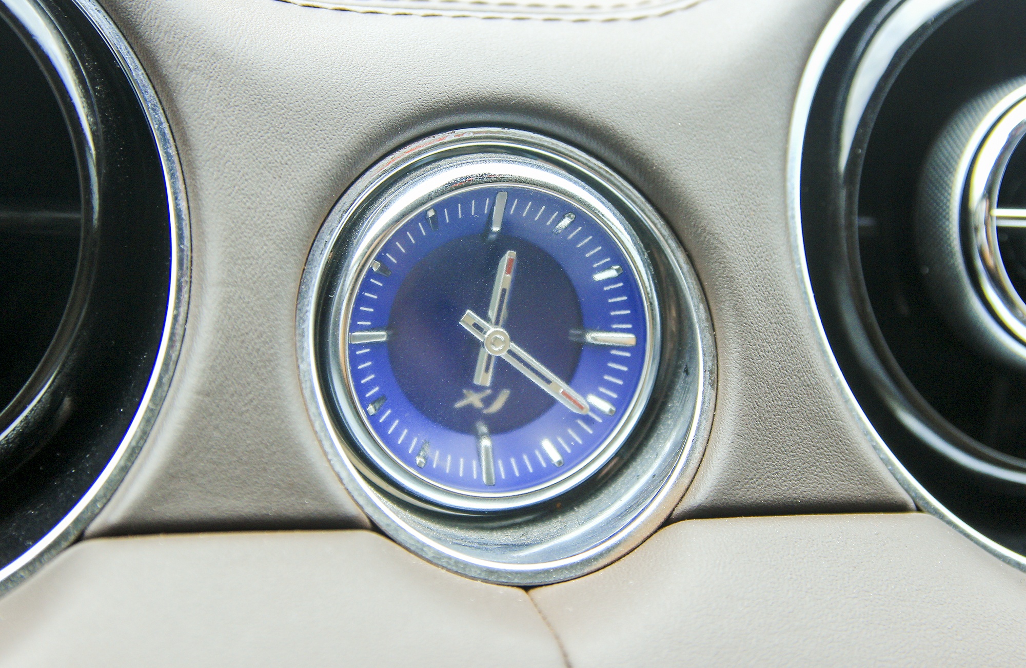 Jaguar,  XJL,  sedan hang sang,  xe cu anh 6