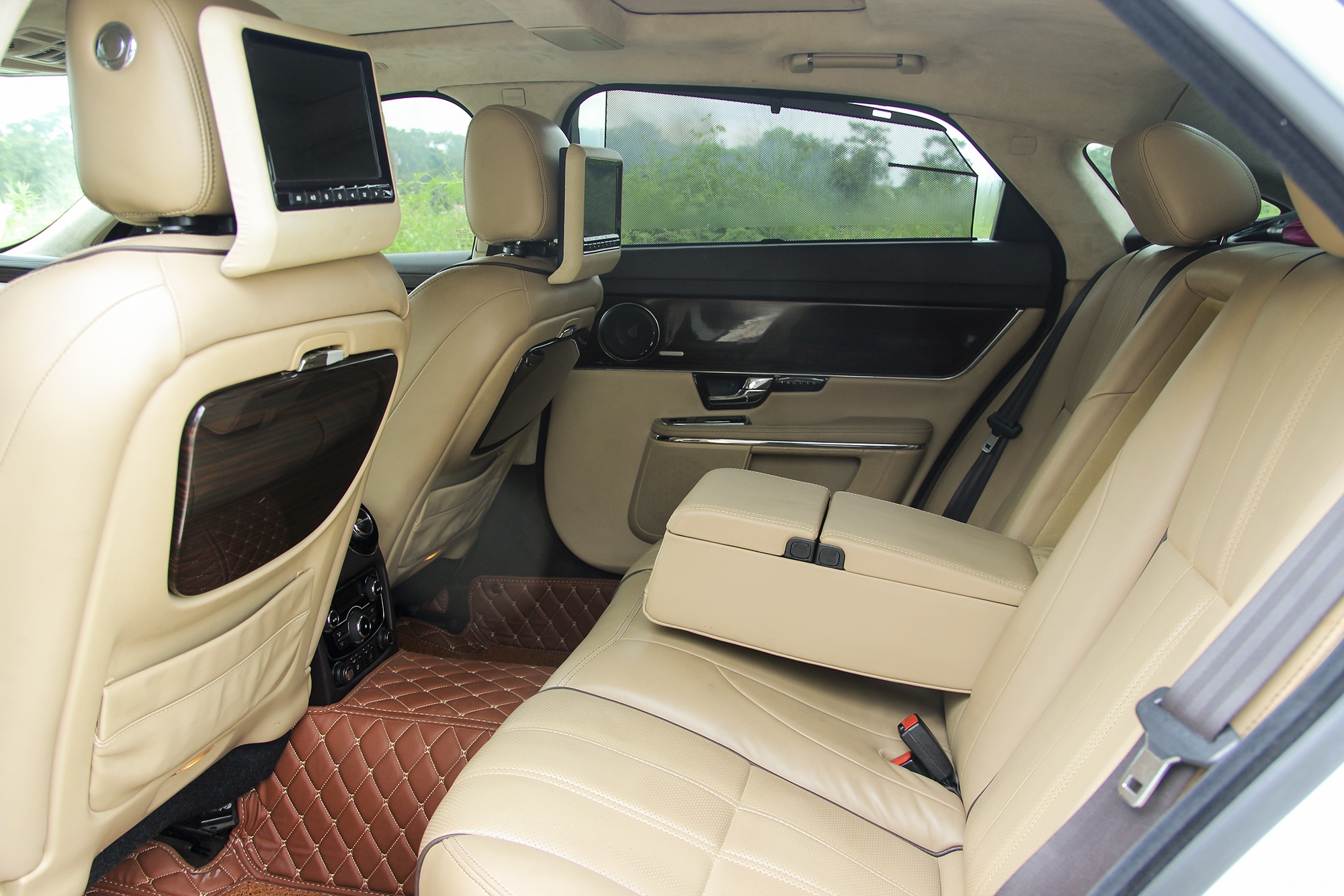 Jaguar,  XJL,  sedan hang sang,  xe cu anh 9