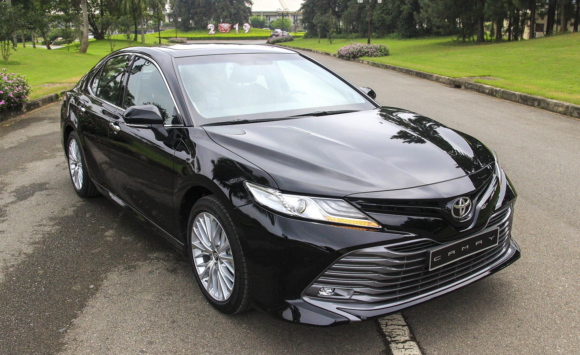 Toyota,  Camry 2.5,  Kia,  Optima,  Mazda 6 anh 1