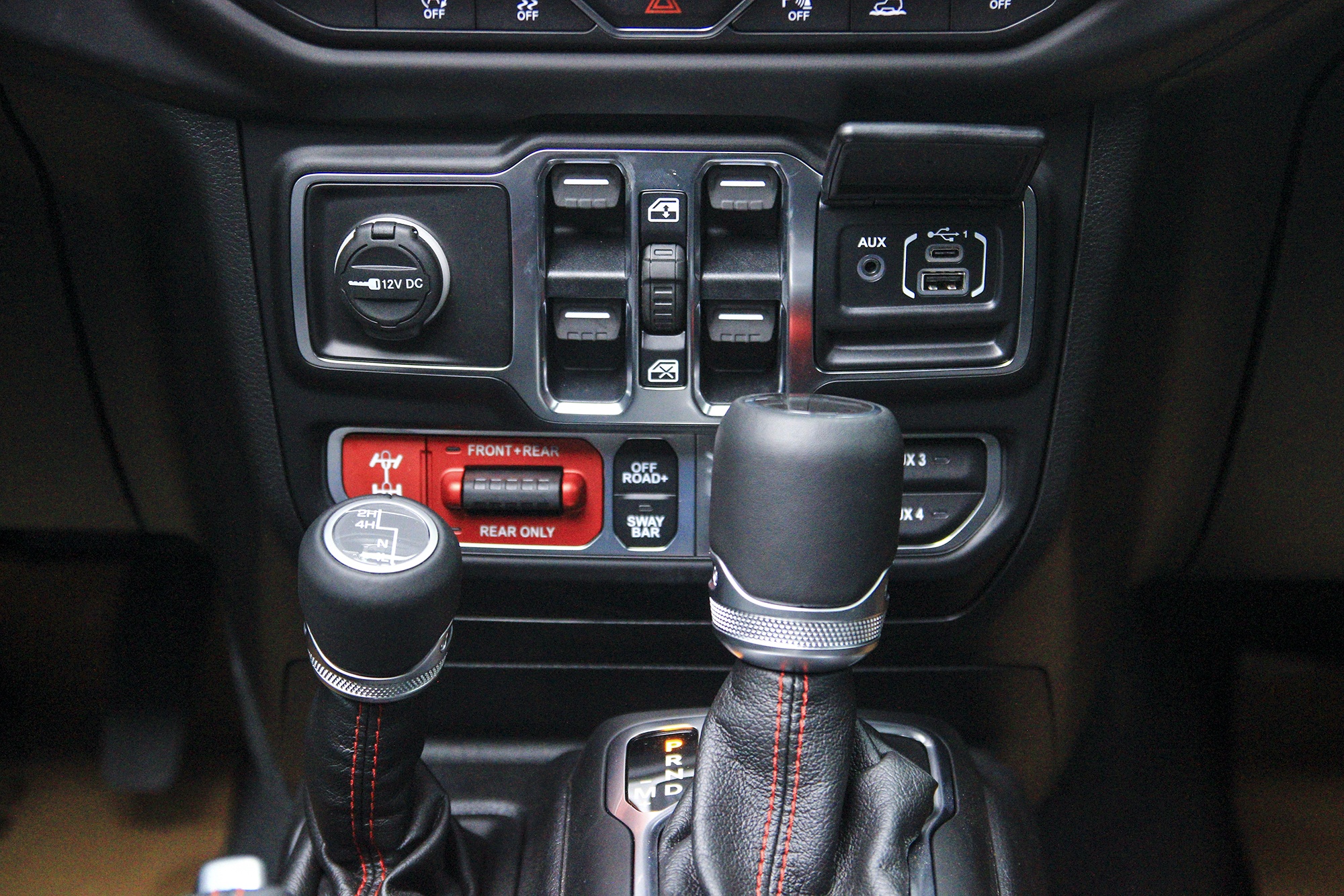 Jeep,  ban tai,  Gladiator,  xe mui tran anh 13