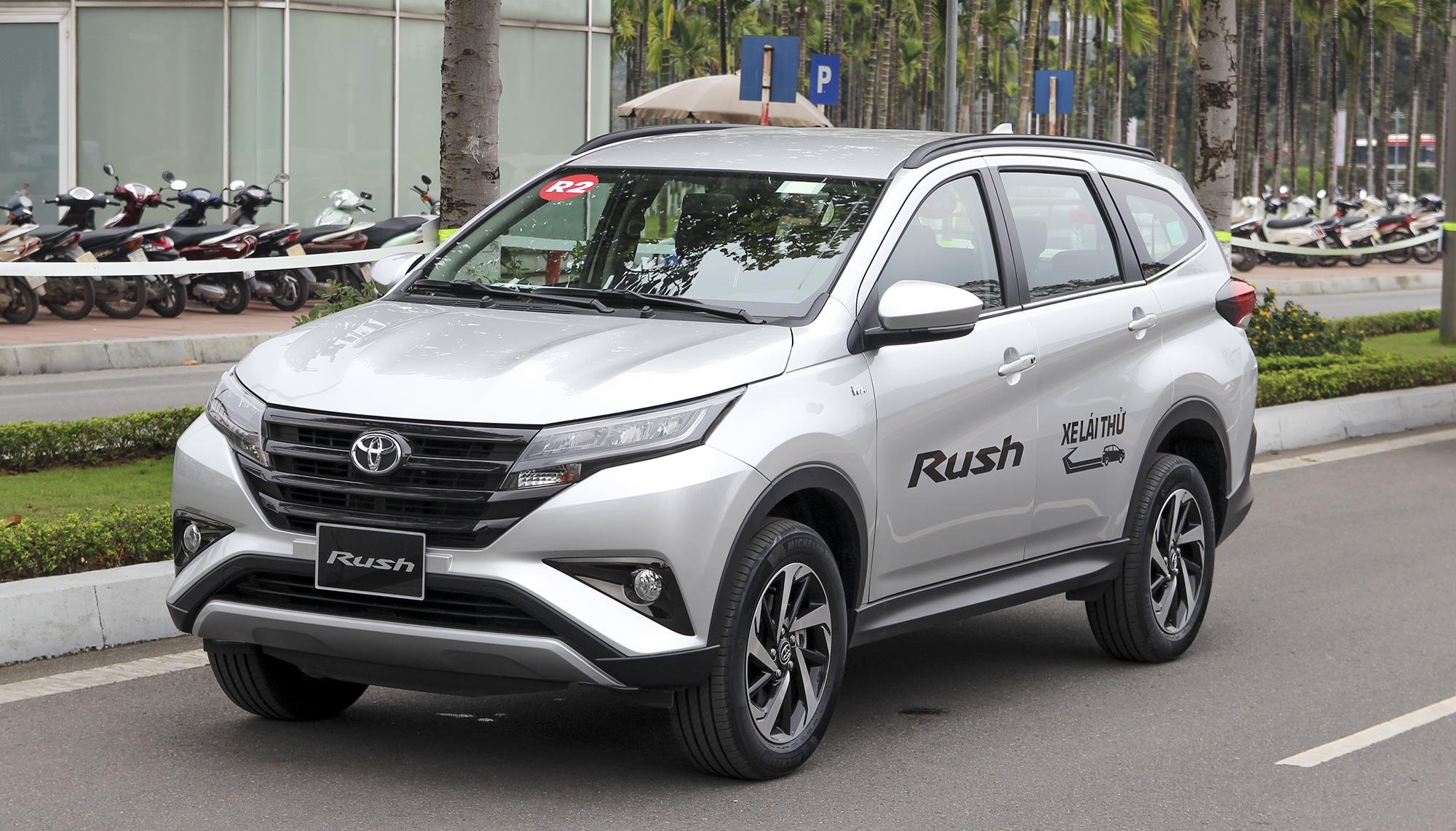 Toyota Rush ve dung gia, Hyundai Tucson, Kia Sorento giam 30 trieu hinh anh