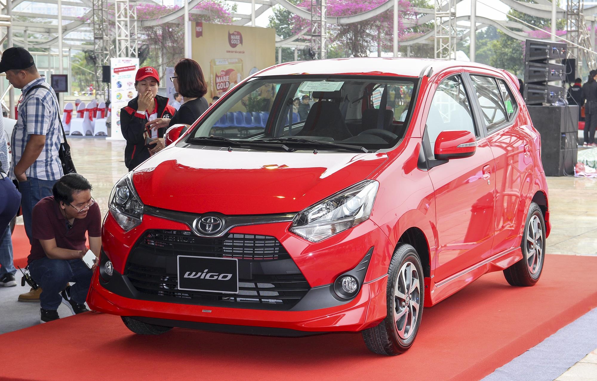 Toyota Wigo, Kia Morning, Hyundai Grand i10 o at giam gia hinh anh
