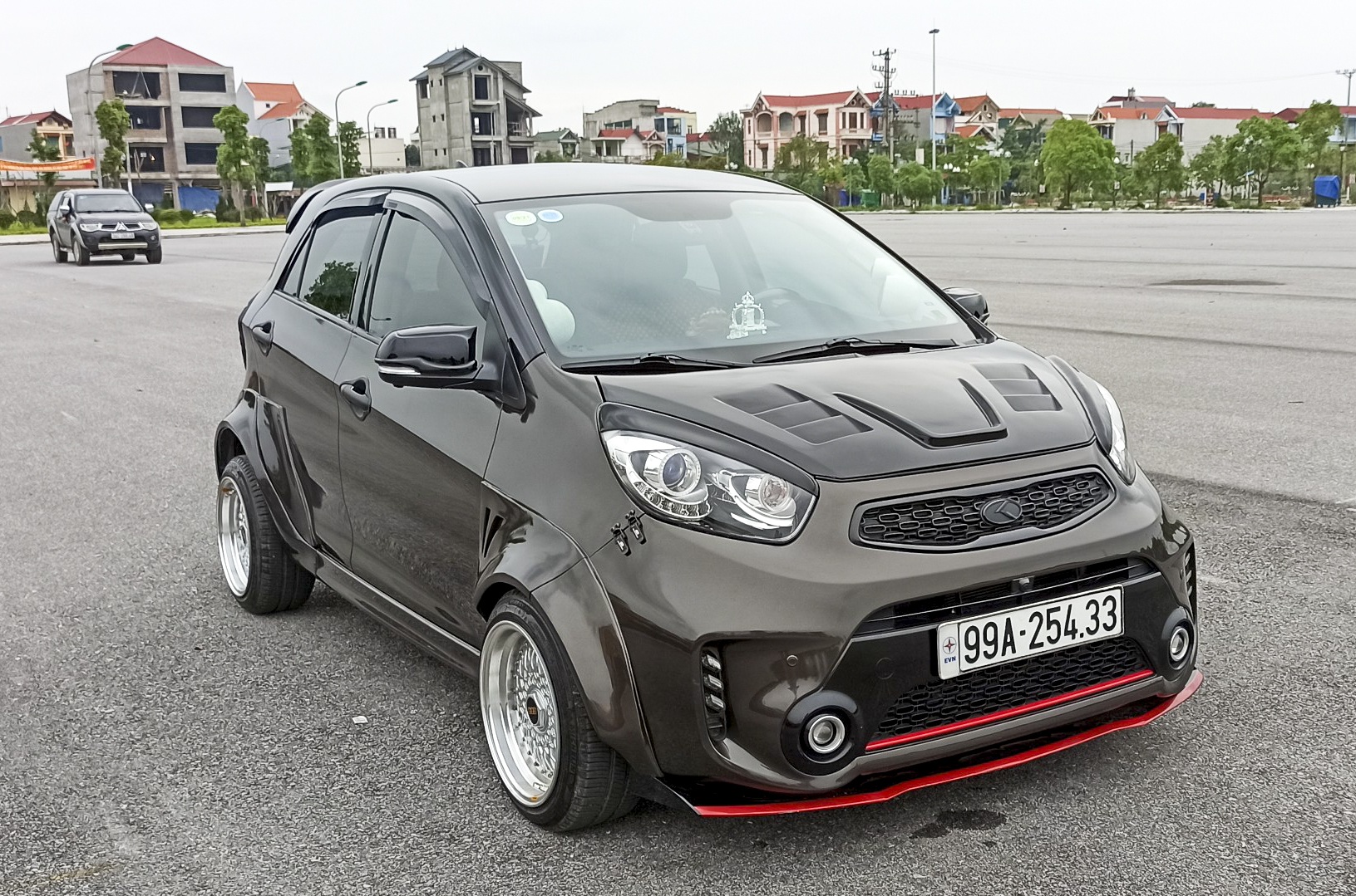 Kia Morning do than rong la mat ton hon 100 trieu dong hinh anh