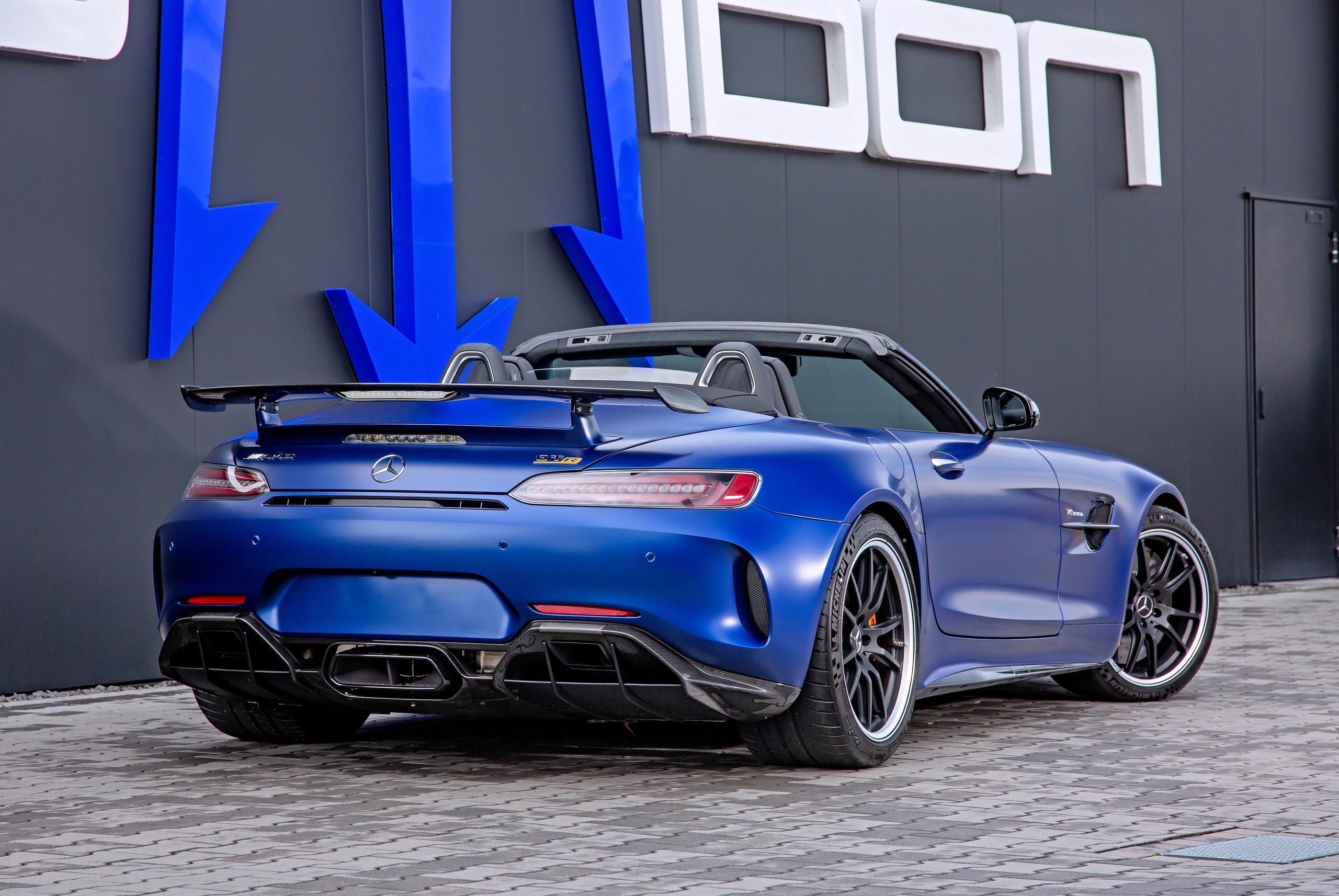 Mercedess-AMG,  GT R Roadster ảnh 5 Mercedess-AMG,  GT R Roadster anh 5
