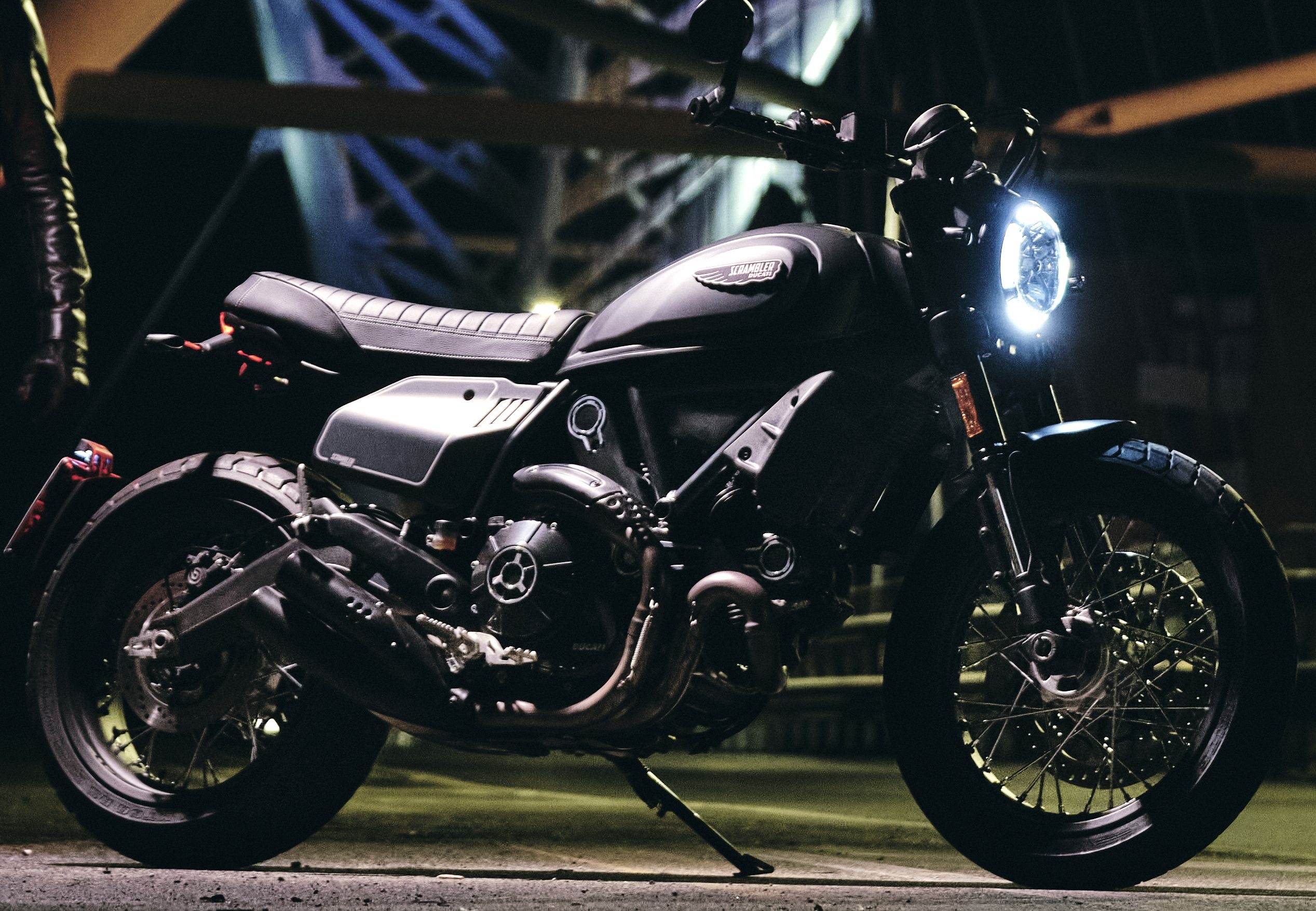 Ducati Scrambler Nightshift ra mat o Malaysia voi nhieu diem moi la hinh anh