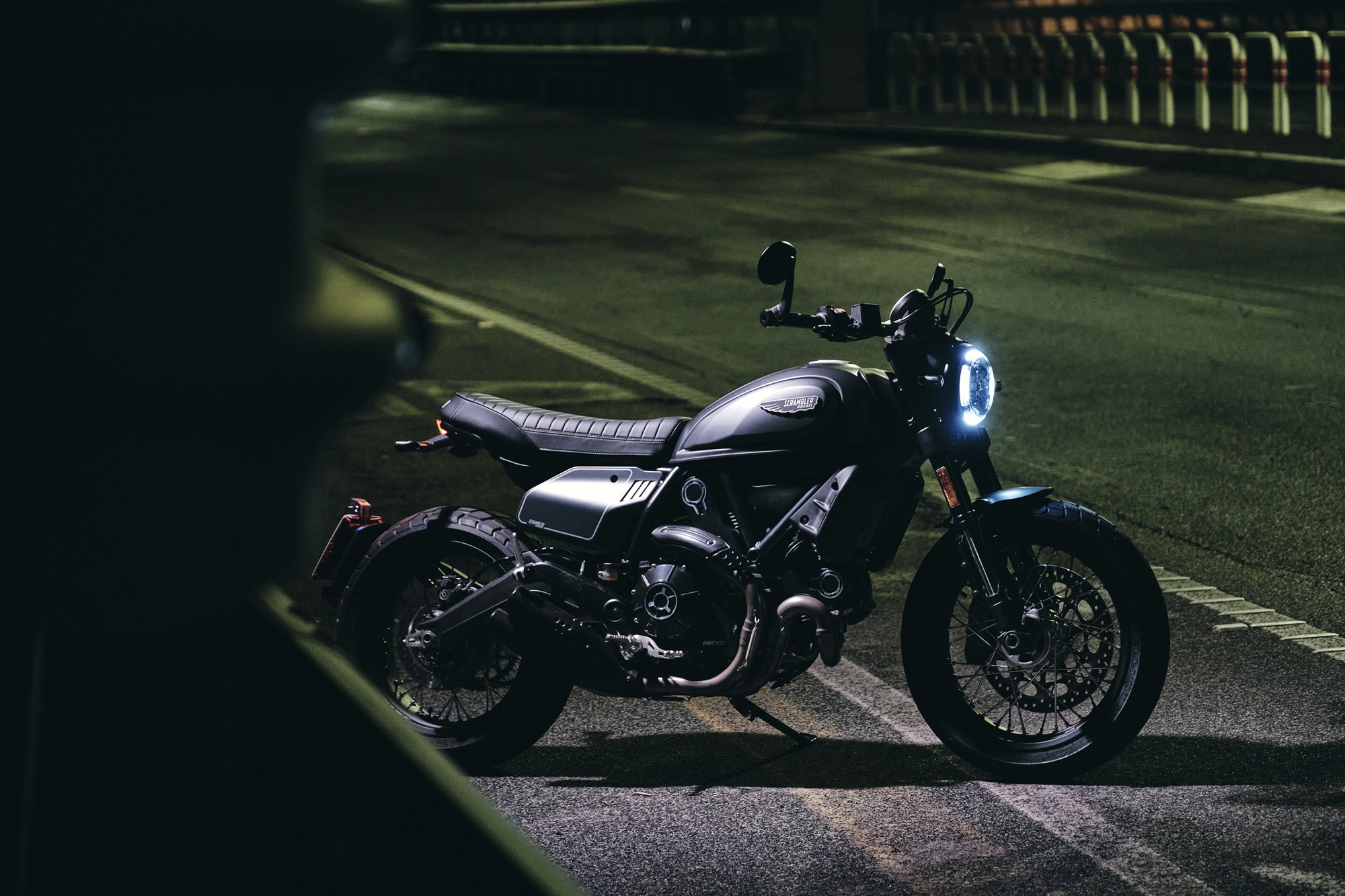 Ducati,  Scrambler Nightshift,  Icon,  Full Throttle anh 1