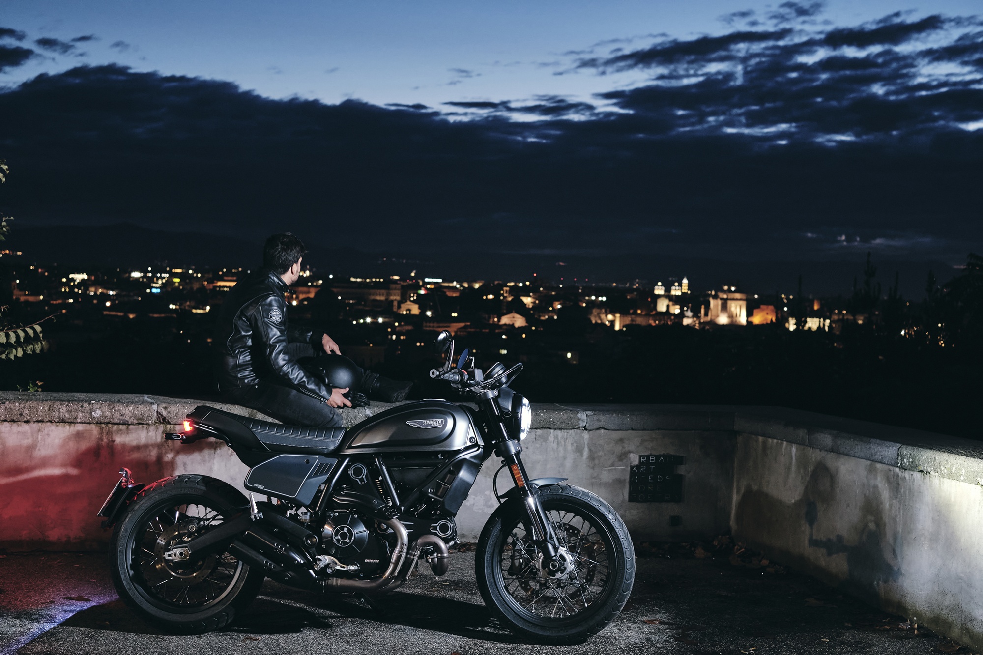 Ducati,  Scrambler Nightshift,  Icon,  Full Throttle anh 3
