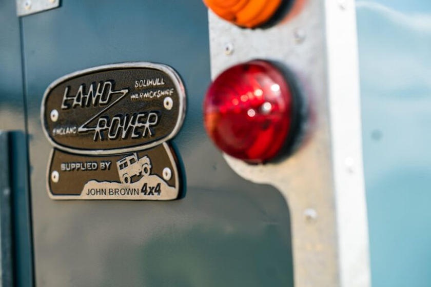 Land Rover,  James Bond,  Defender anh 4