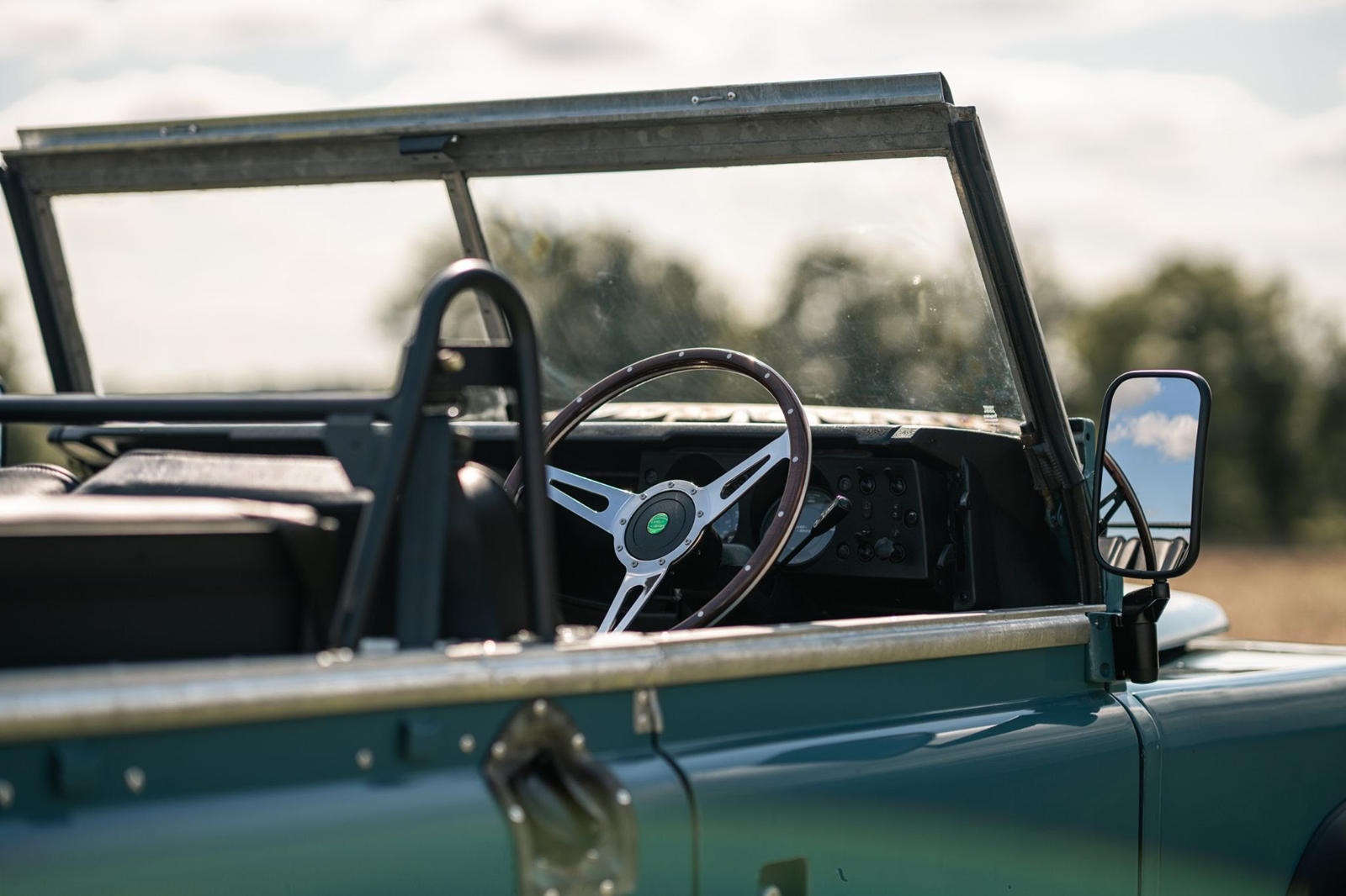 Land Rover, James Bond, Defender ảnh 2 Land Rover, James Bond, Defender anh 2