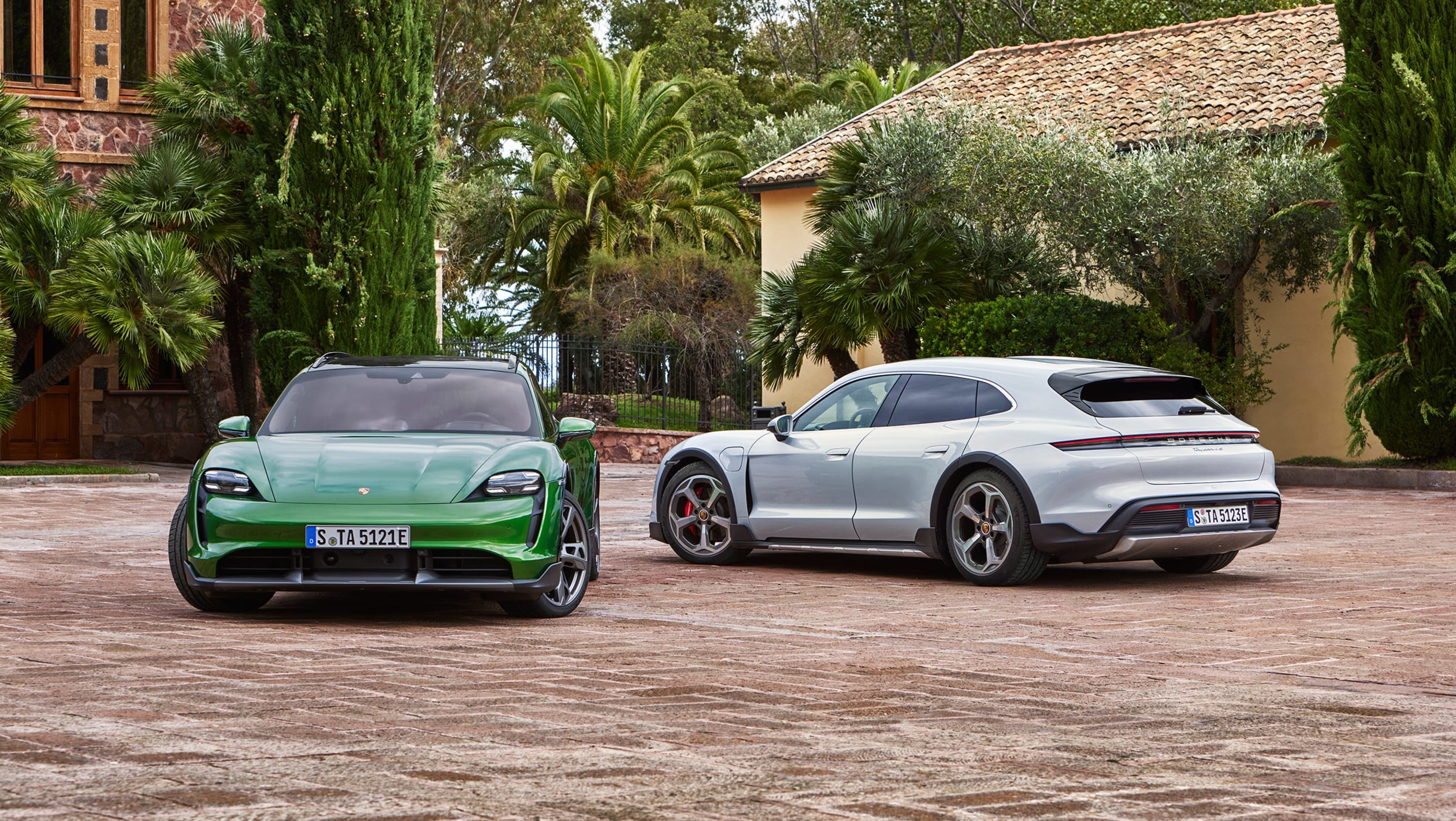 Porsche,  Taycan,  truot tuyet anh 16