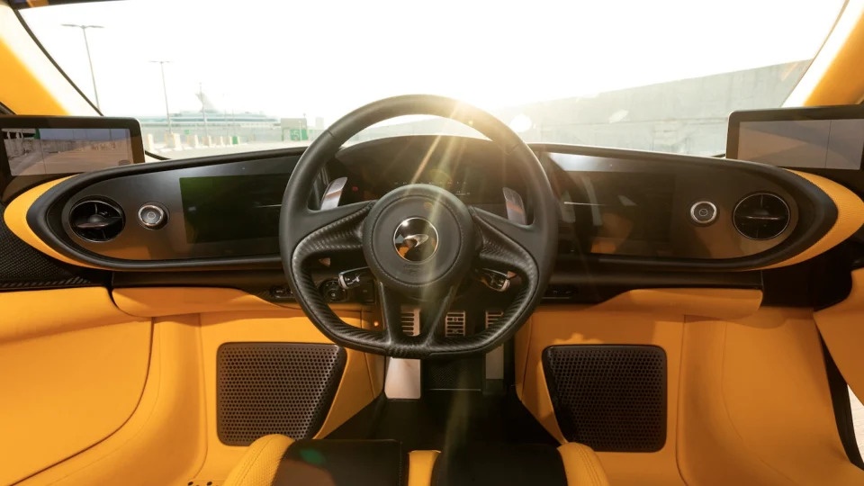 McLaren,  Speedtail,  dong co V8 tang ap kep,  hybrid anh 2