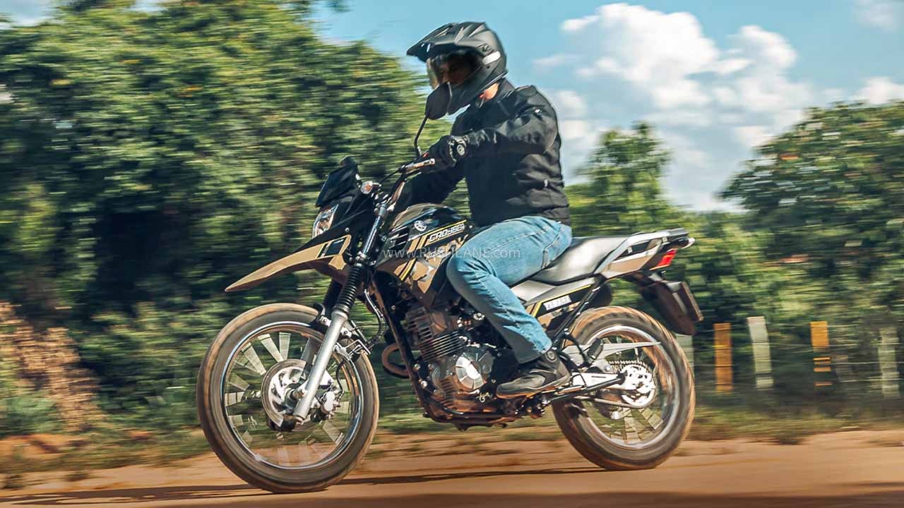 Yamaha ra mat Crosser 150 doi dau Honda CB150X hinh anh