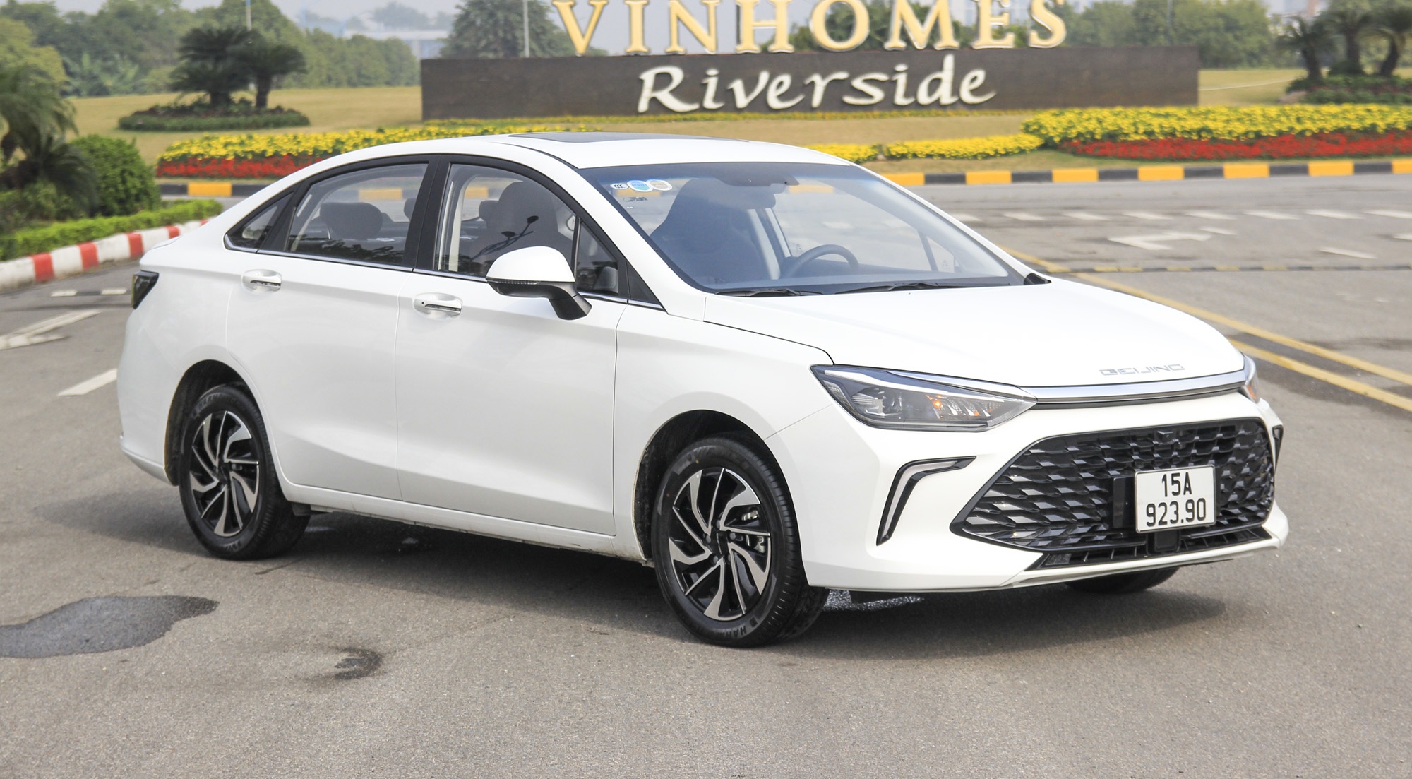 Chi tiet oto Trung Quoc Beijing U5 Plus gia 498 trieu dong hinh anh