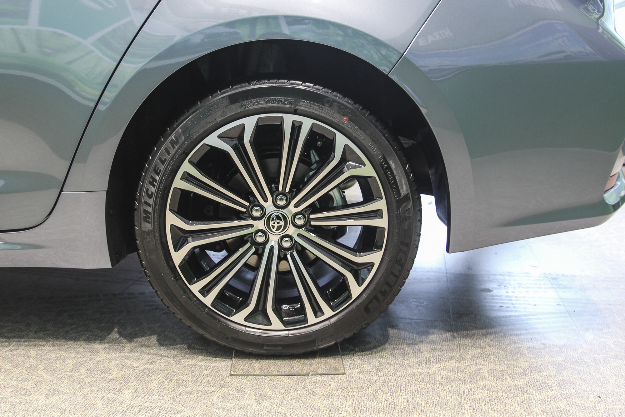 Toyota,  Corolla Altis anh 4