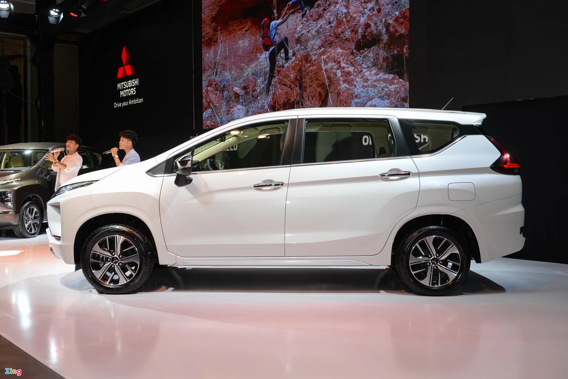 Toyota,  Avanza Premio,  Mitsubishi,  Xpander anh 4