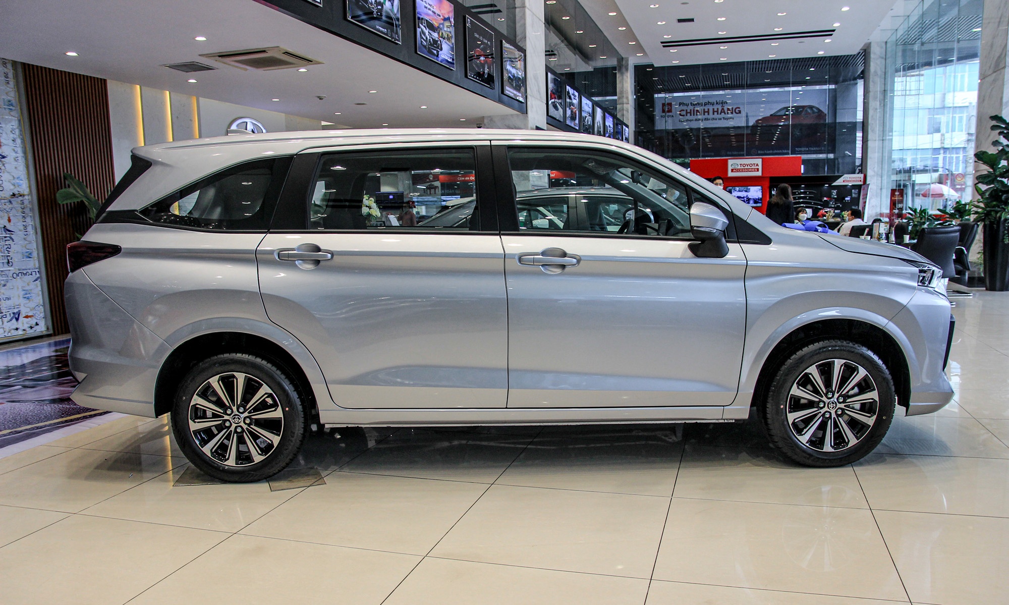 Toyota,  Avanza Premio,  Mitsubishi,  Xpander anh 3