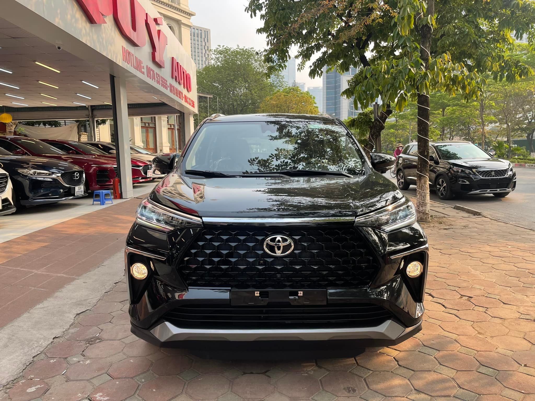 Toyota,  Veloz Cross anh 2