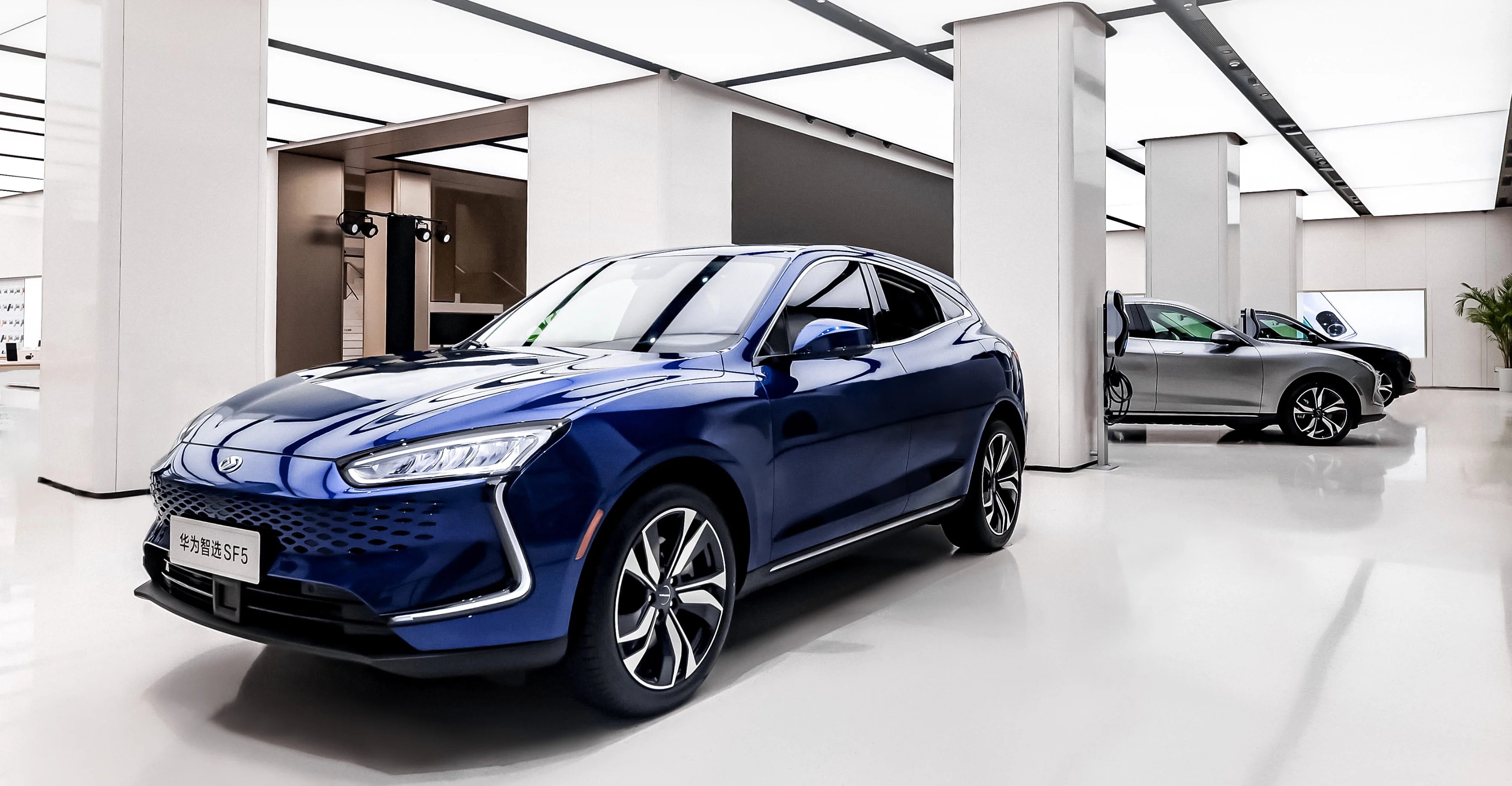 Dongfeng,  Seres SF5,  xe điện ảnh 3 Dongfeng,  Seres SF5,  xe dien anh 3