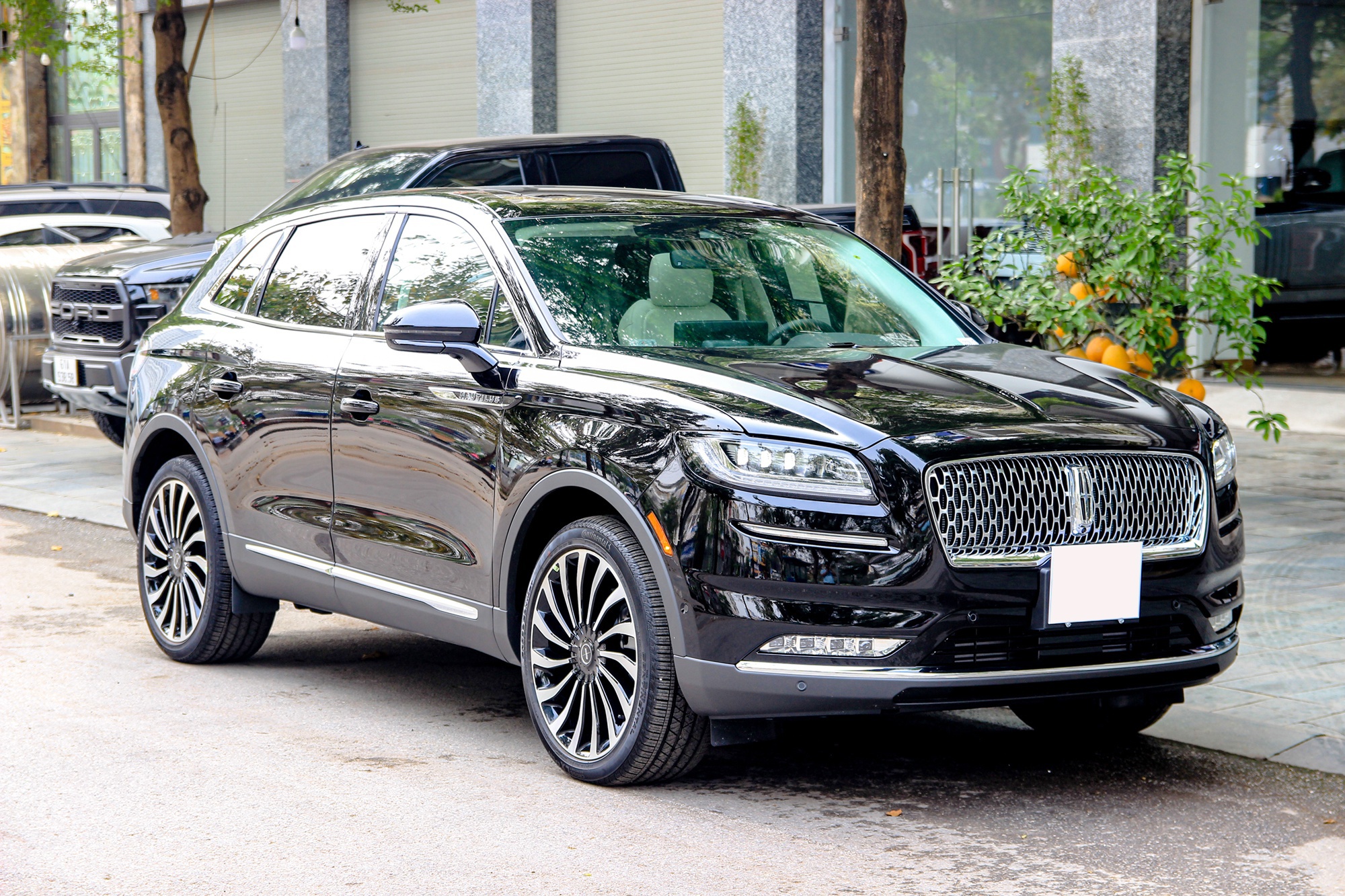 Chi tiet Lincoln Nautilus Black Label 2022 dau tien tai Viet Nam hinh anh