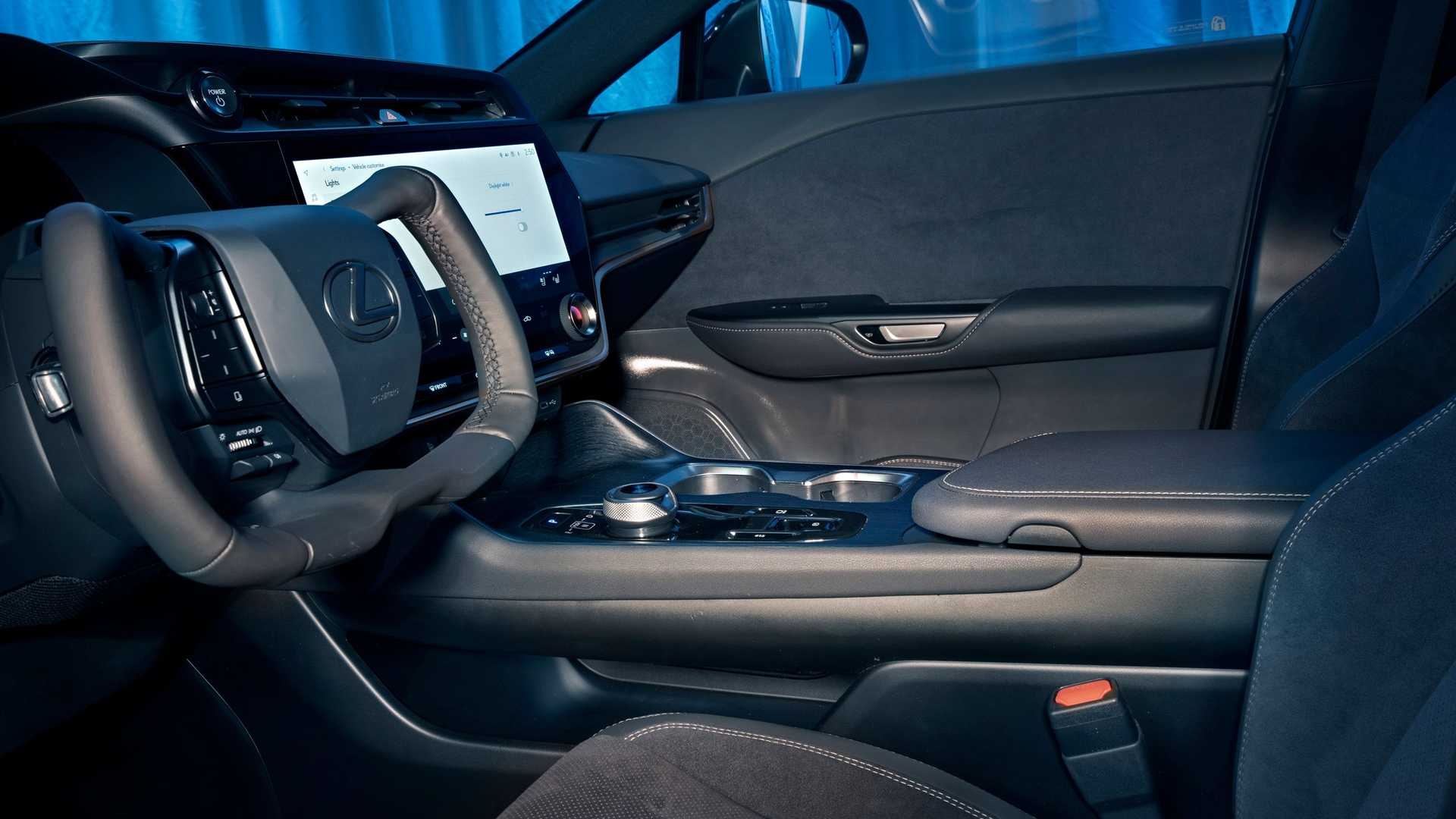 Lexus,  RZ450e,  xe điện ảnh 13 Lexus,  RZ450e,  xe dien anh 13