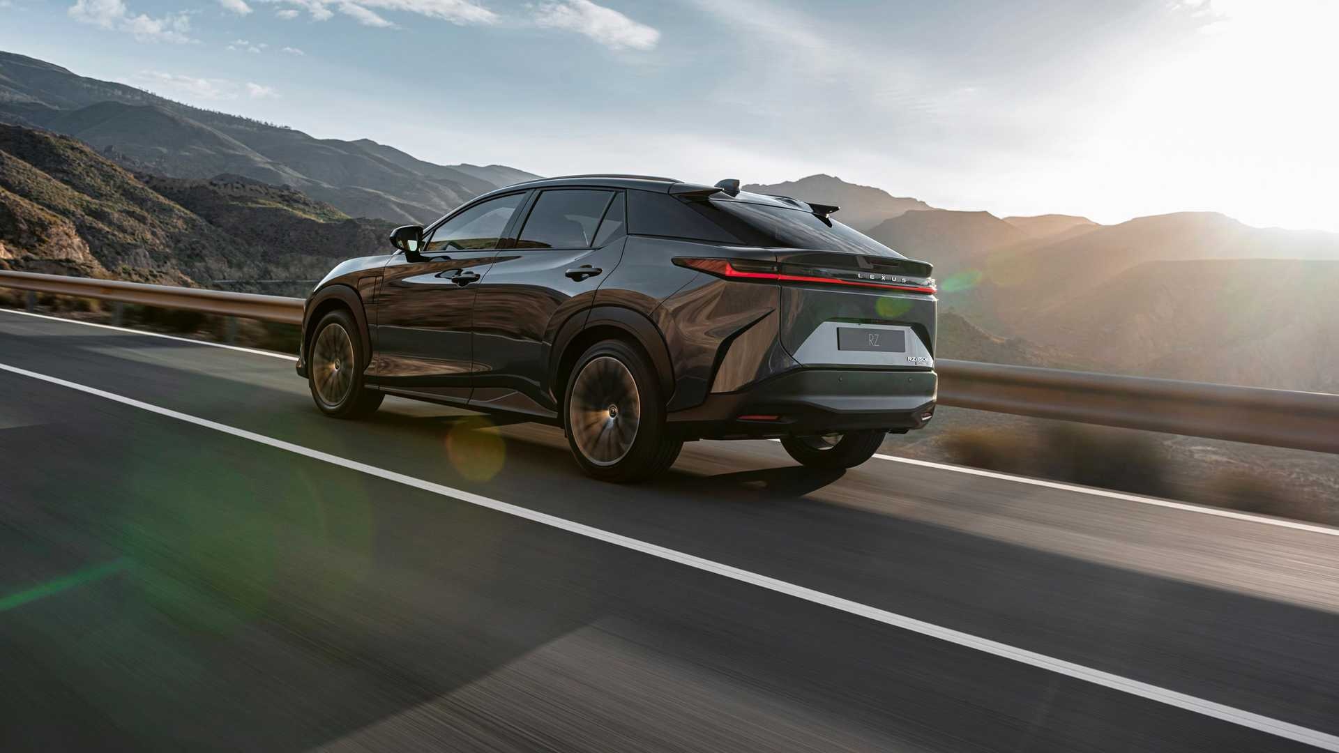 Lexus,  RZ450e,  xe điện ảnh 10 Lexus,  RZ450e,  xe dien anh 10
