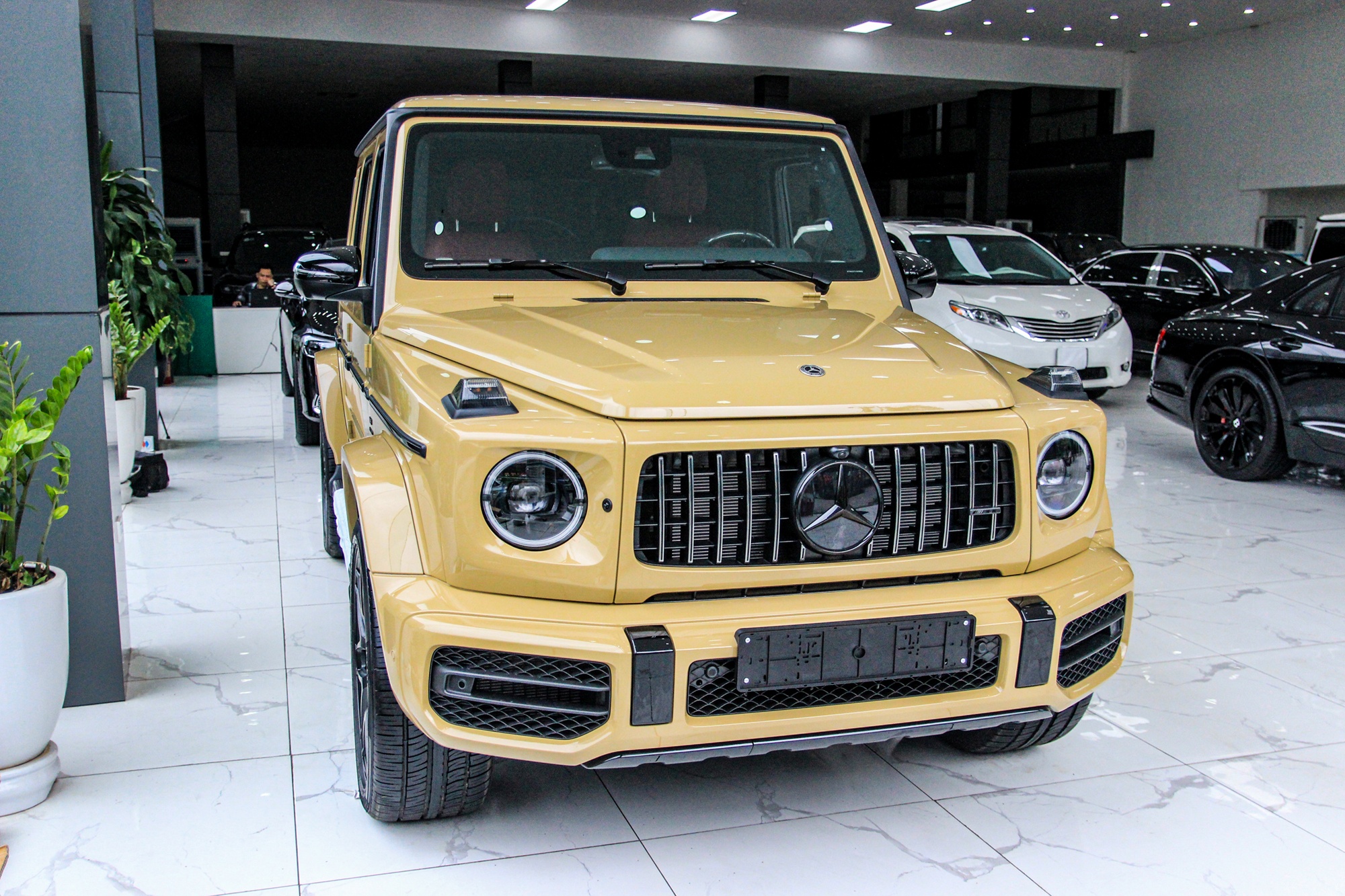 Mercedes-AMG, AMG, G63, SUV địa hình, màu vàng cát ảnh 2 Mercedes-AMG, AMG, G63, SUV dia hinh, mau vang cat anh 2