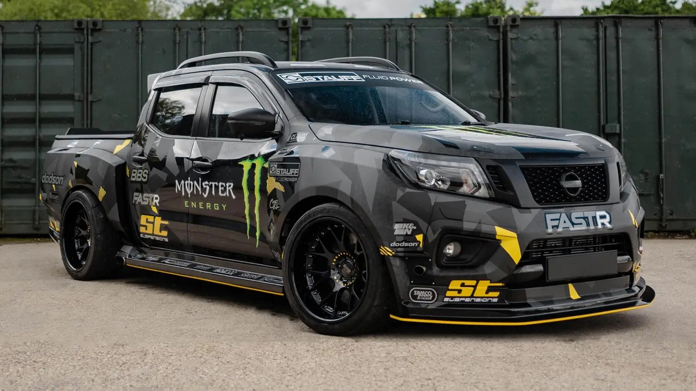 Ban tai Nissan Navara ban do manh 1.000 ma luc hinh anh