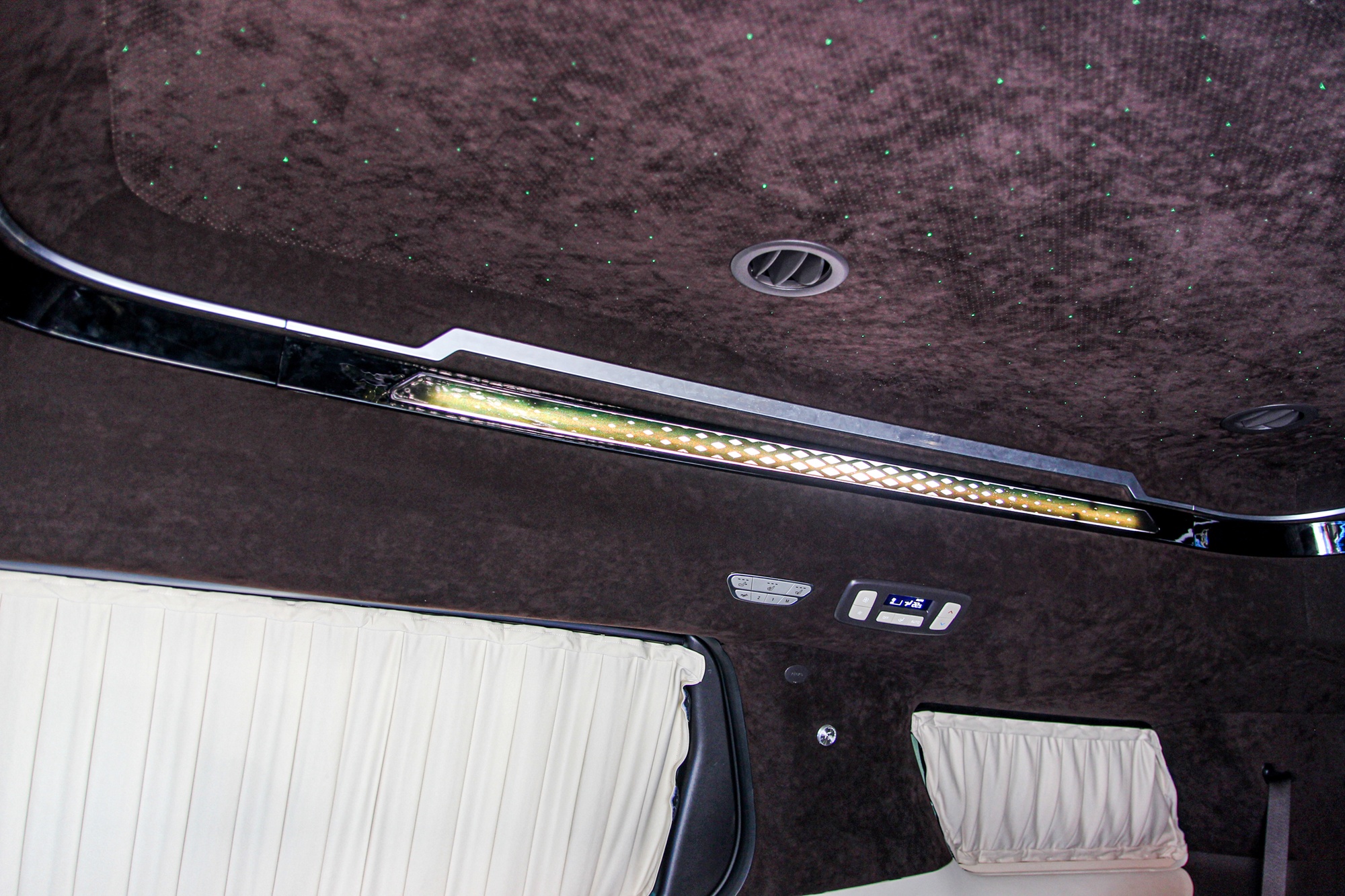 Kia,  Carnival Royal,  xe MPV,  xe 7 chỗ ảnh 9 Kia,  Carnival Royal,  xe MPV,  xe 7 cho anh 9