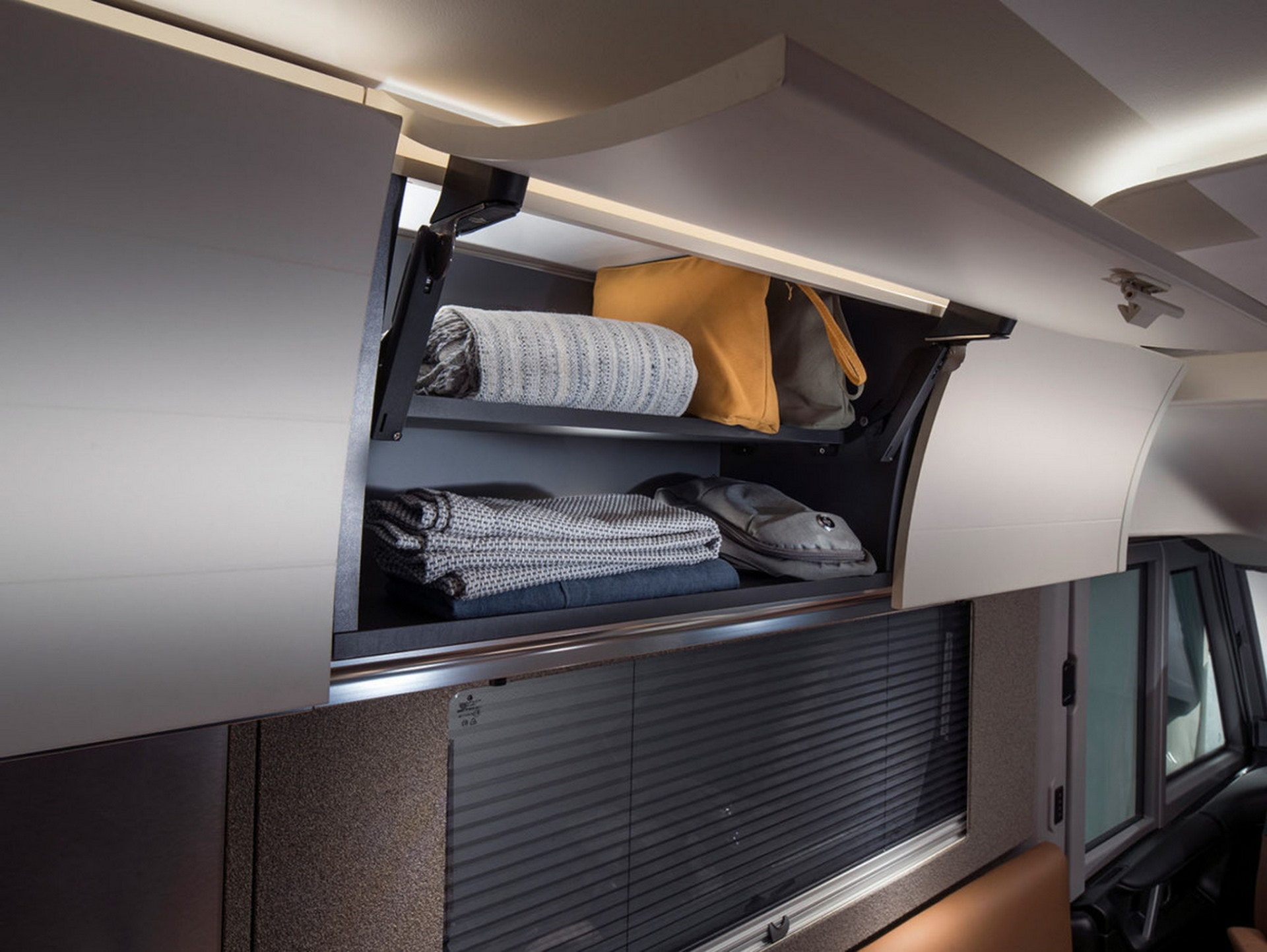 Mercedes-Benz,  Sprinter,  Adria,   ảnh 17 Mercedes-Benz,  Sprinter,  Adria, anh 17