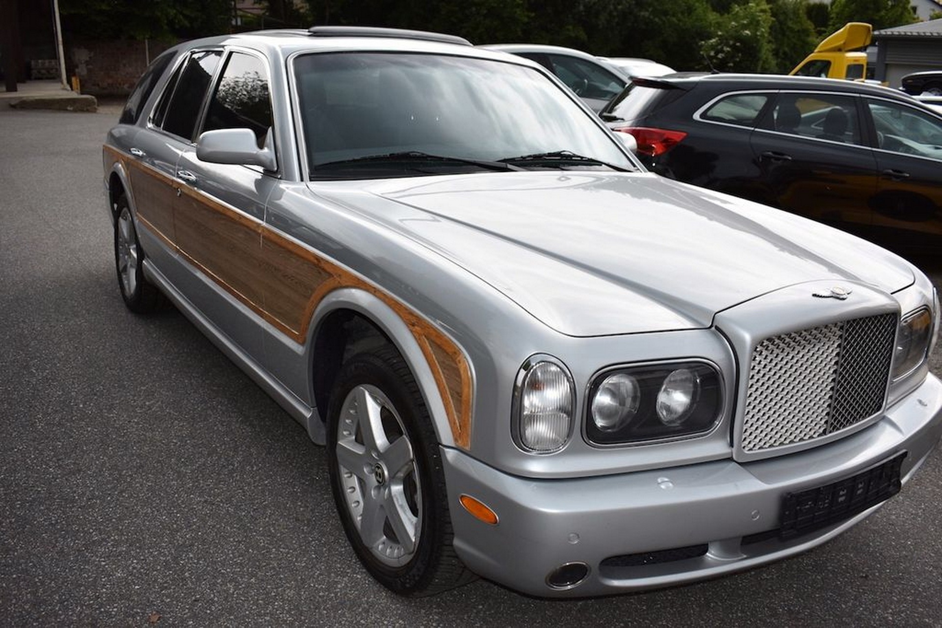 Bentley Arnage 2003 op go duoc ban voi gia hon 125.000 USD hinh anh