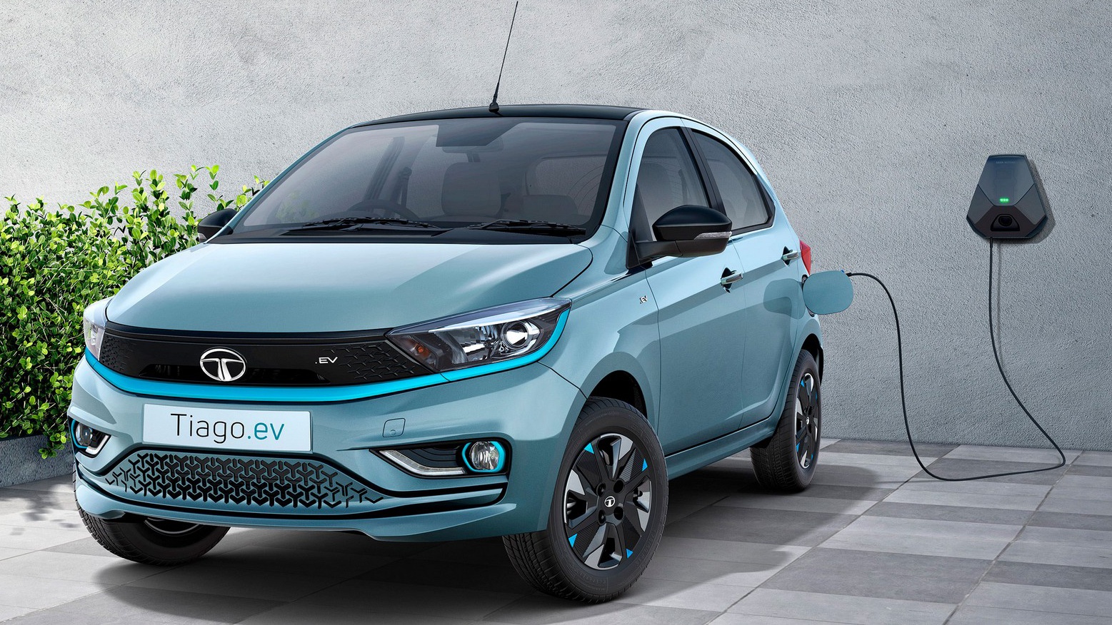 Xe dien co nho Tata Tiago co the di chuyen toi da 315 km hinh anh