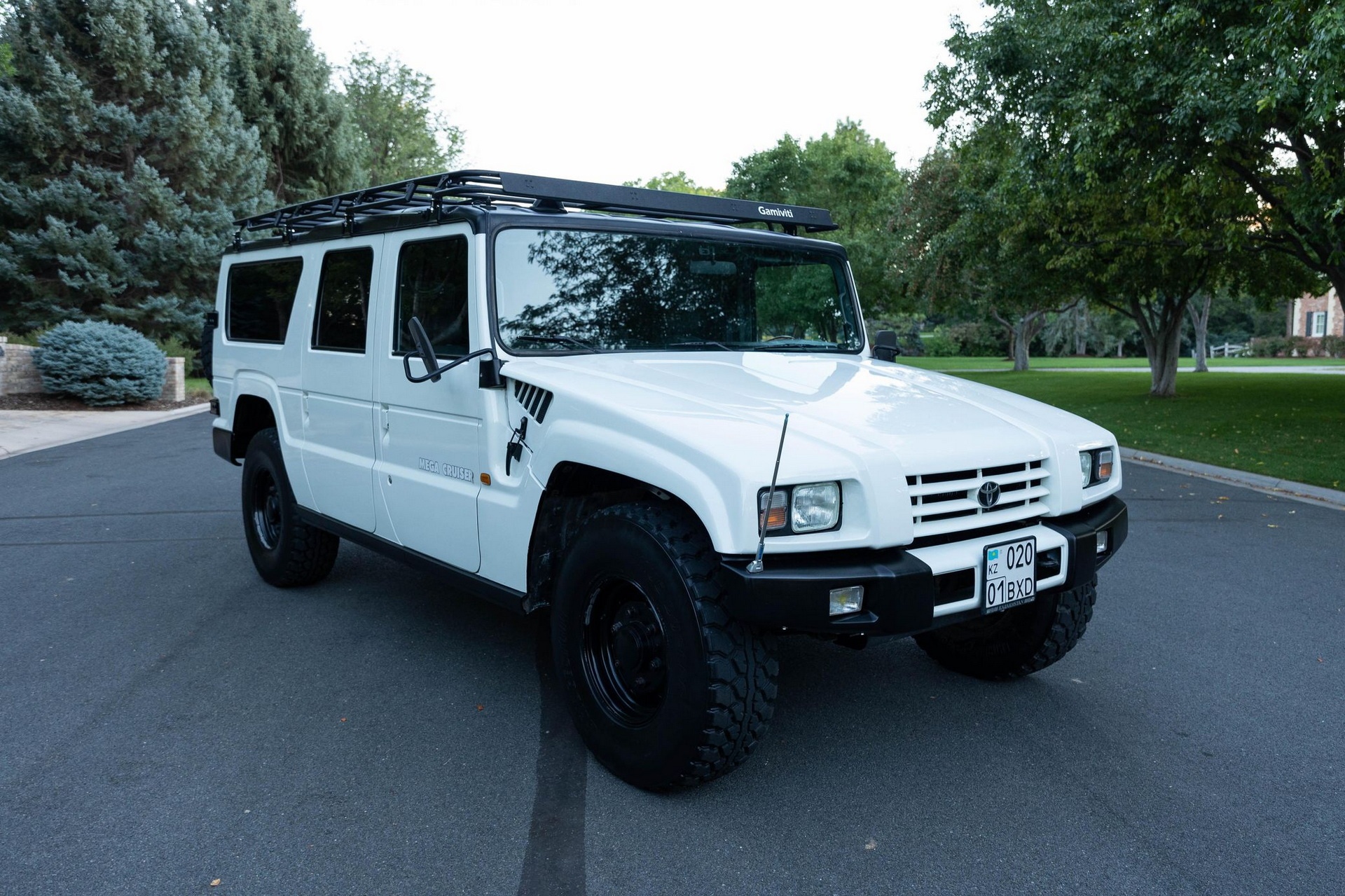 Toyota,  xe dia hinh,  Mega Cruiser anh 1