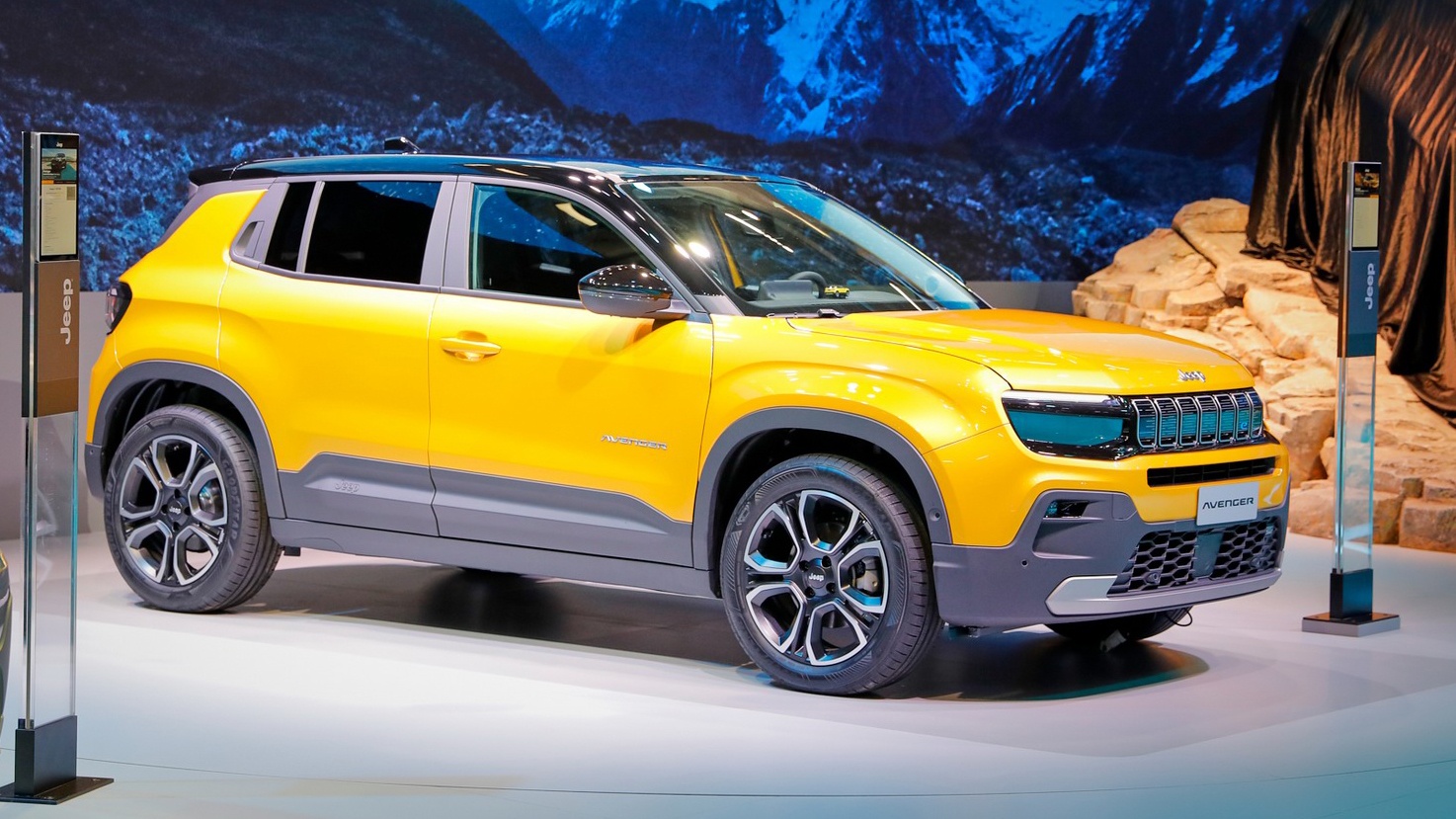 Xe dien Jeep Avenger co khoang hanh trinh 550 km hinh anh