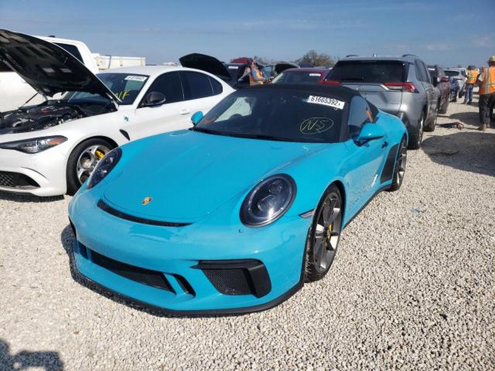 Porsche 911 Speedster bi ngap nuoc gia con hon 100.000 USD hinh anh